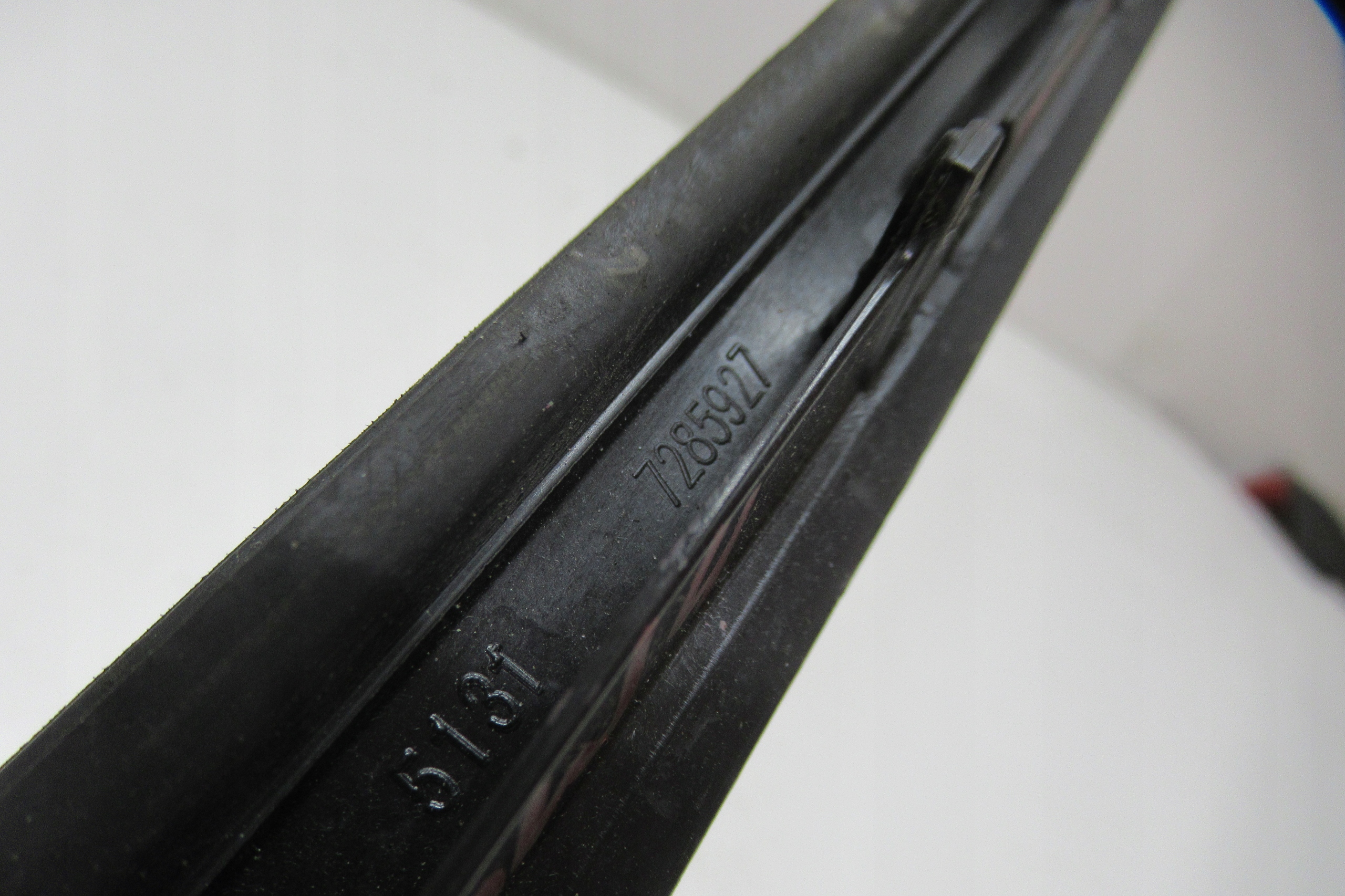 BMW 4 F36 2.0i 17R moulding windows CZOLOWEJ left
