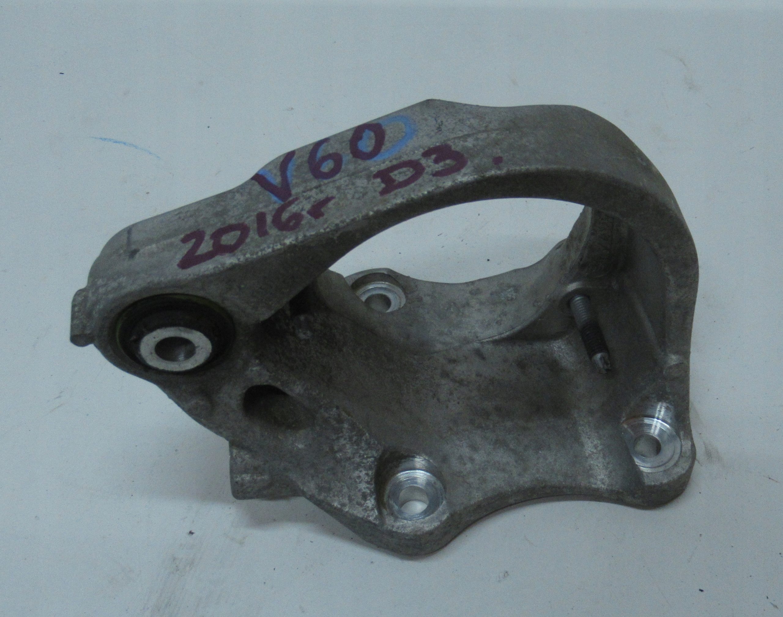 VOLVO V60 S60 LIFT 2.0D D3 Support Demi axe 31480220