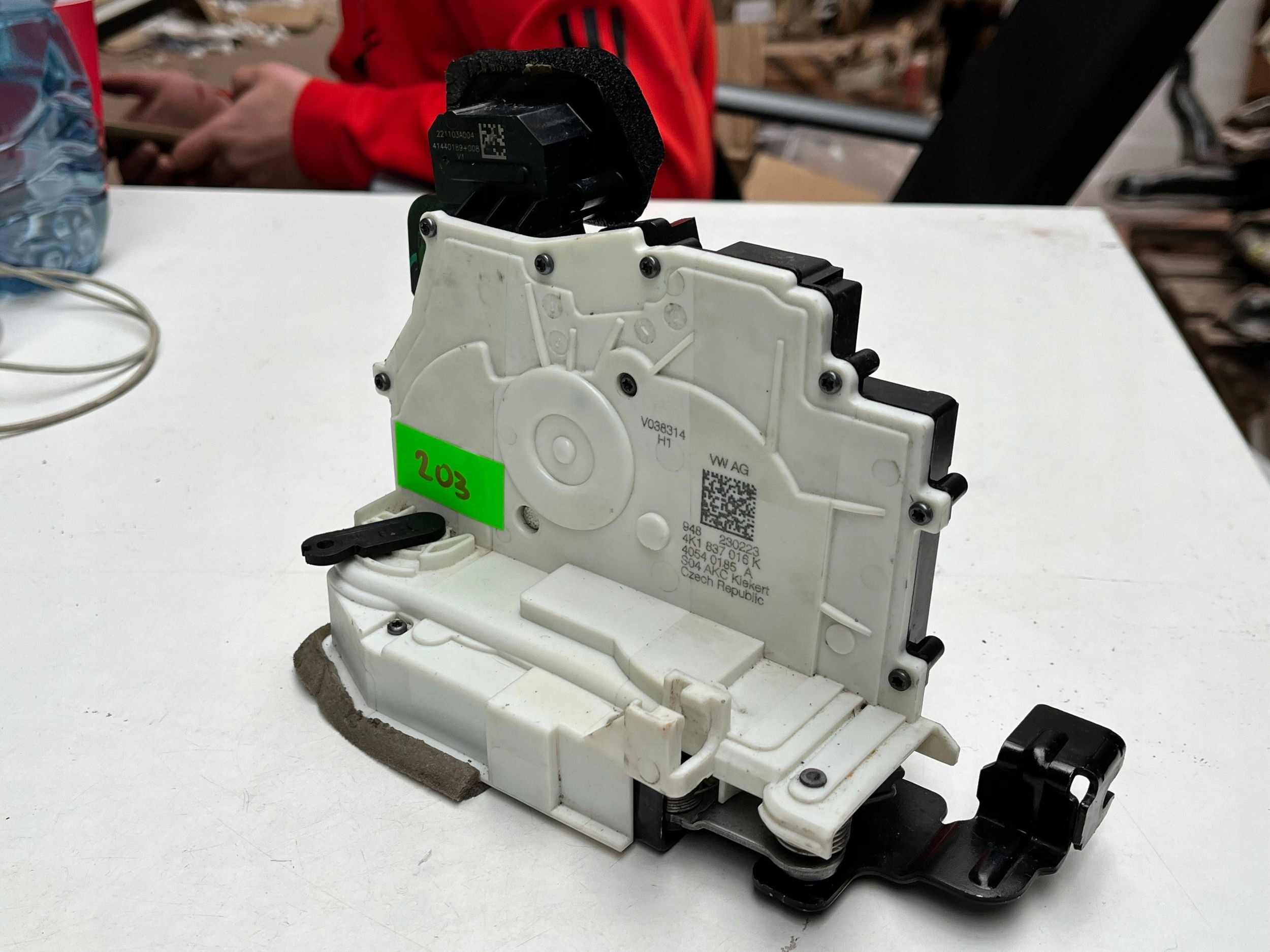 original lock door right front Audi RS Q8 4K1837016K !J
