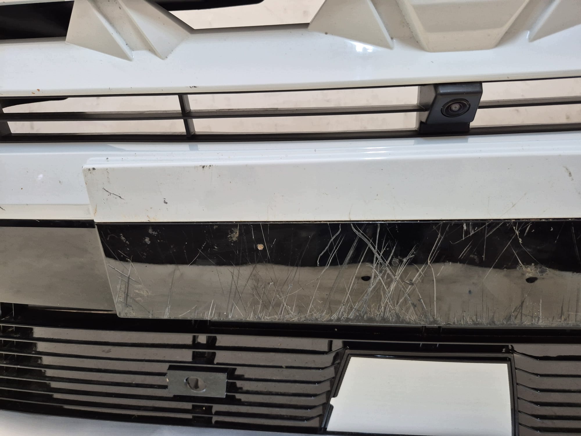 RENAULT BOREAL 25- bumper front front PDC RADAR complete