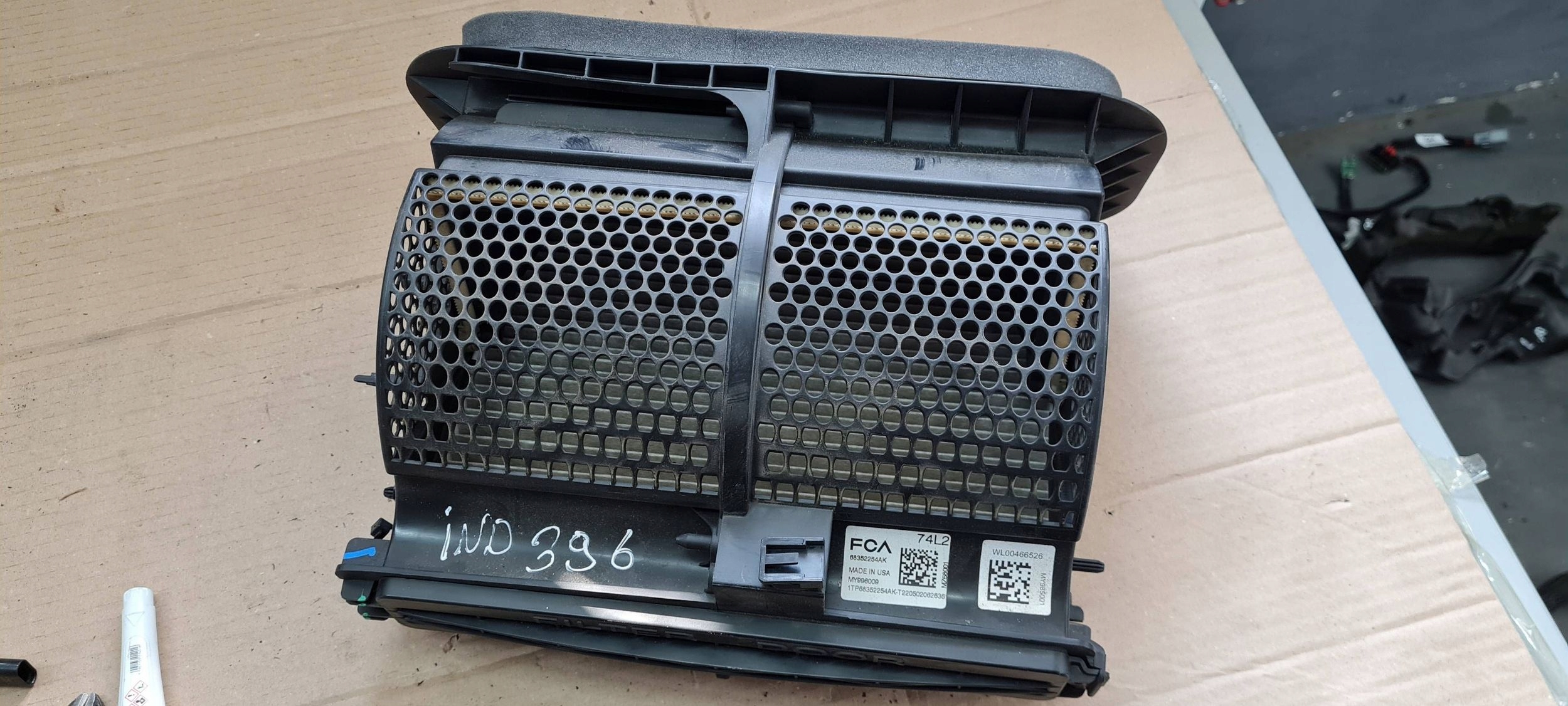 Jeep Grand Cherokee WL 2022 obal topení 68352254AK