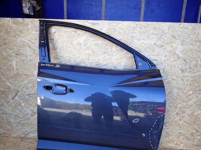 HYUNDAI TUCSON IV door right front front