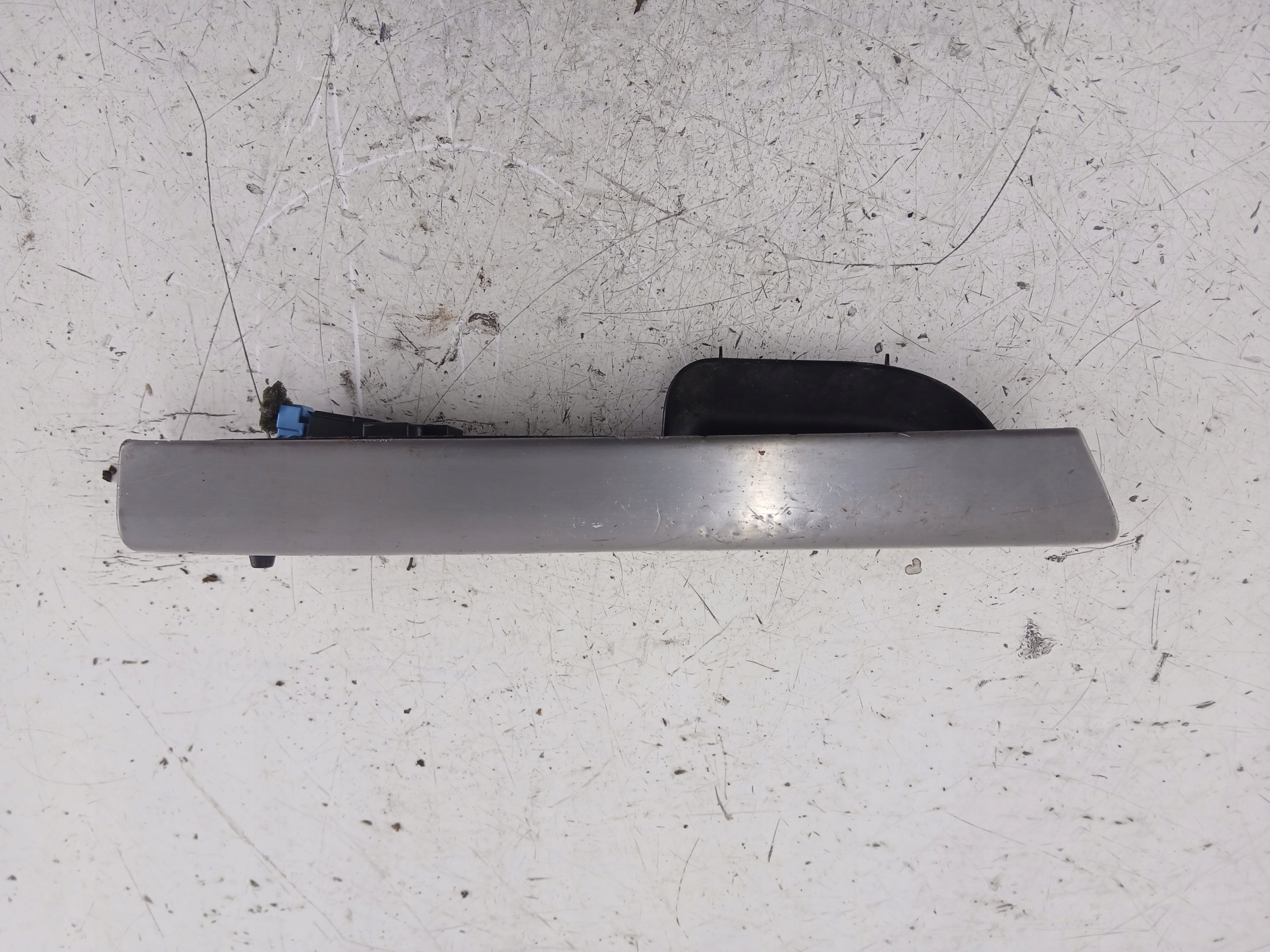 VOLVO V50 S40 II PANEL okna levý předek 30795081