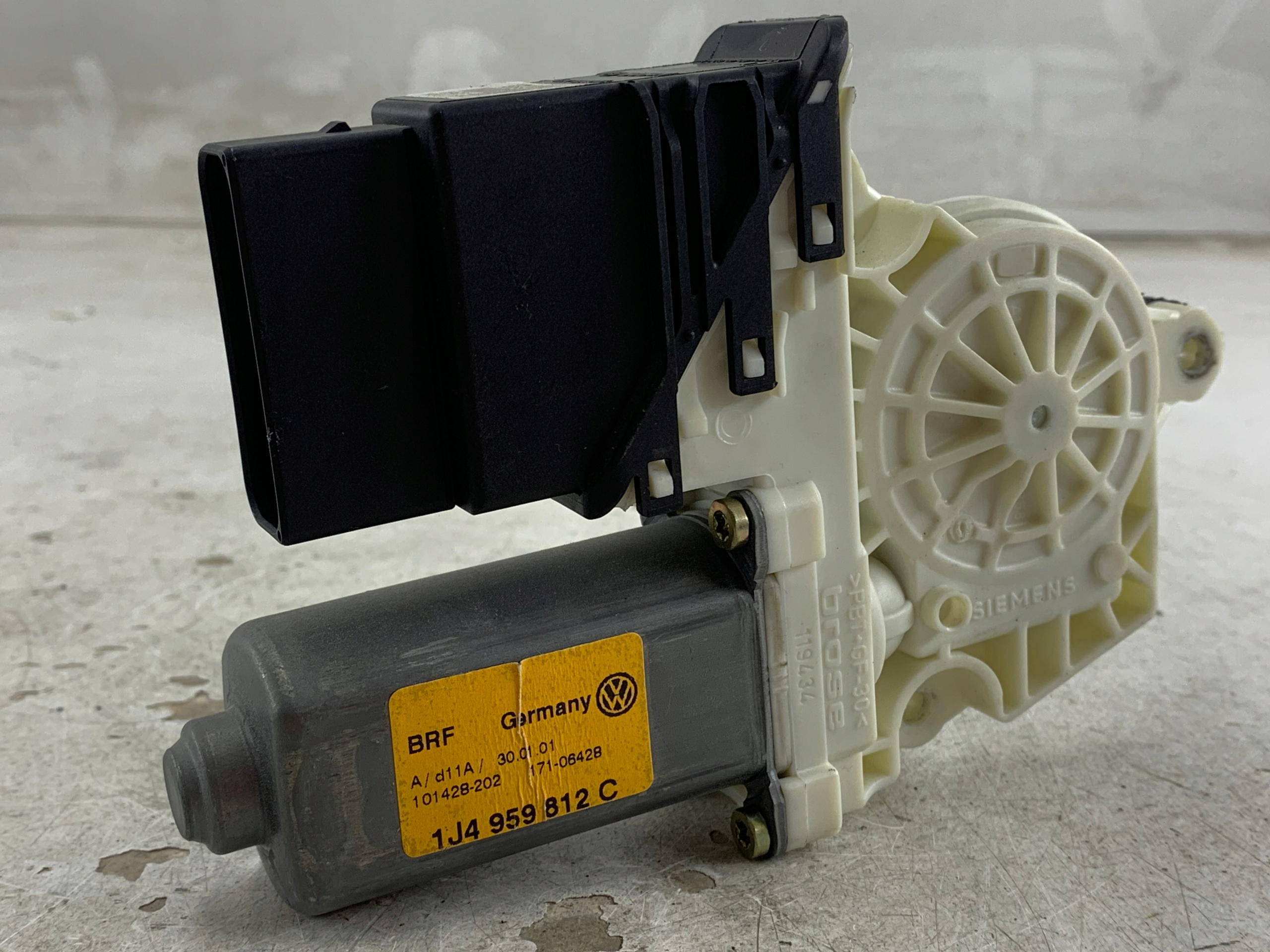 VW GOLF IV LEON and mini motor windows right rear part 1J4959812C