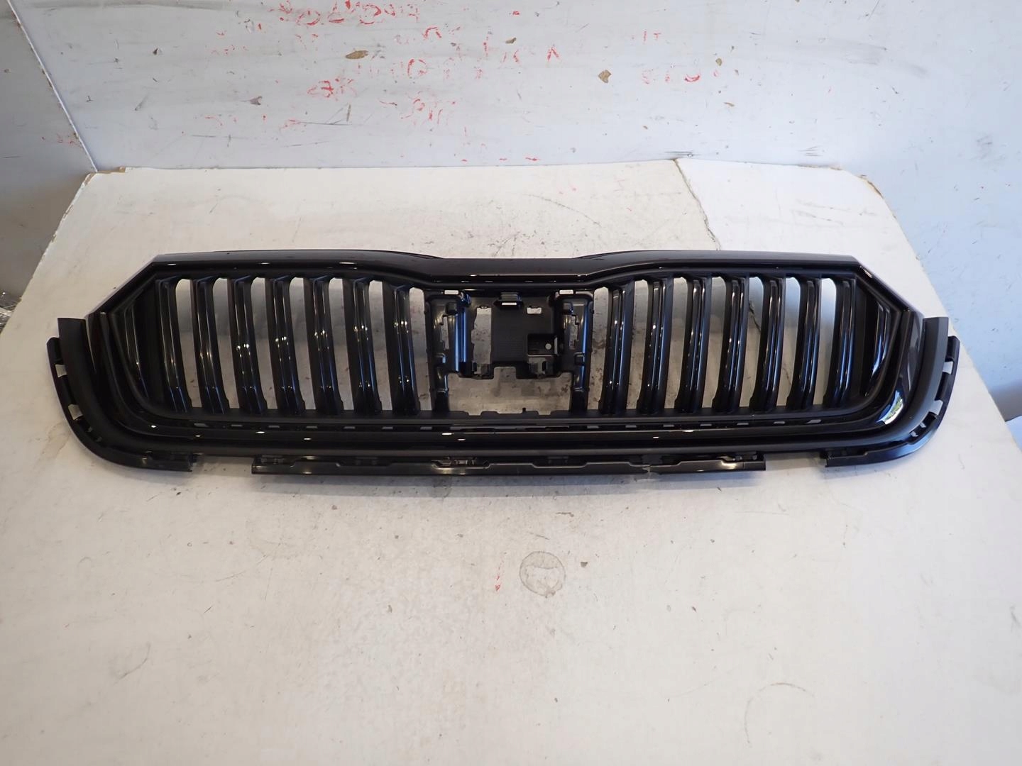 Grill SKODA OCTAVIA IV 2020- 5E3