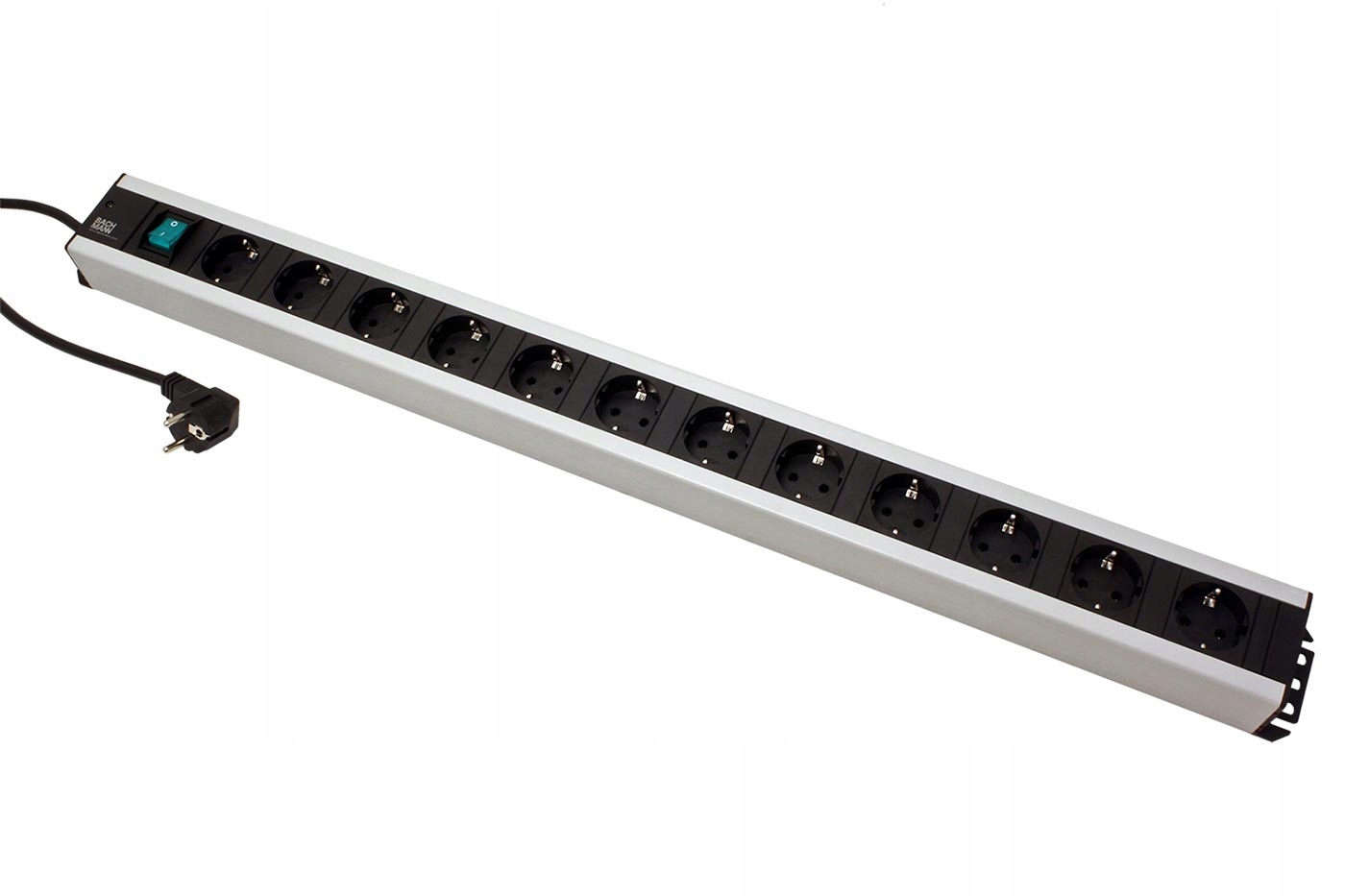 Bachmann Vícenásobná zásuvka 230V, 12x zásuvka De, vypínač, 2m (300.005)