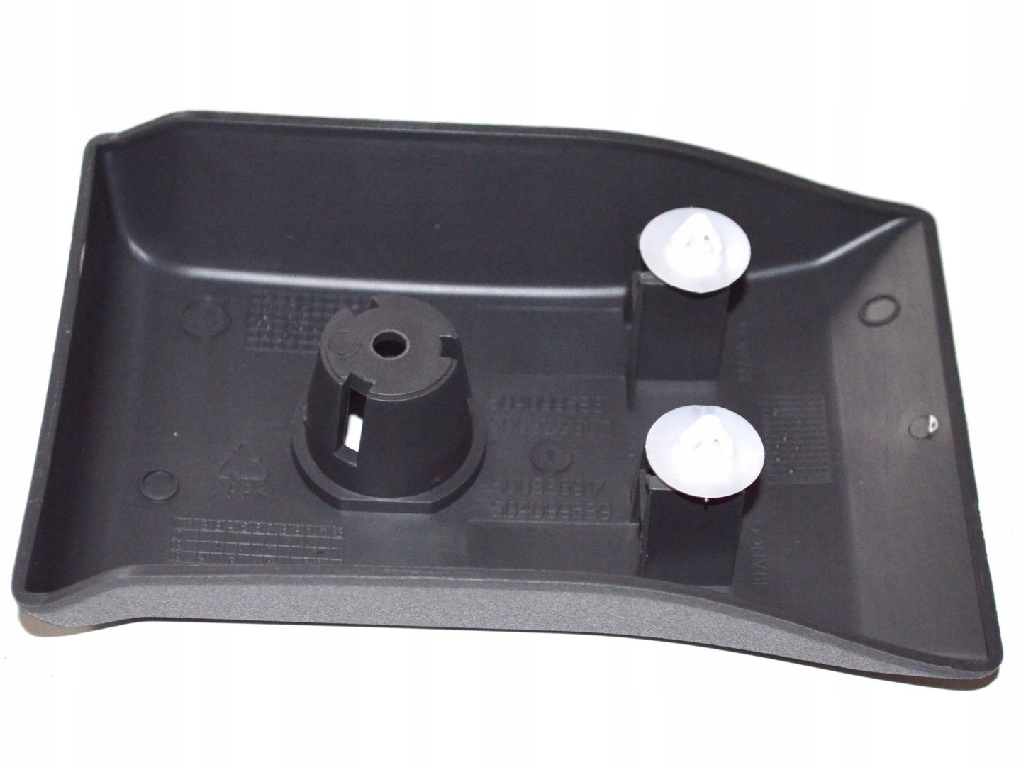 OSŁONA IVECO DAILY 00> WLEW PALIWA