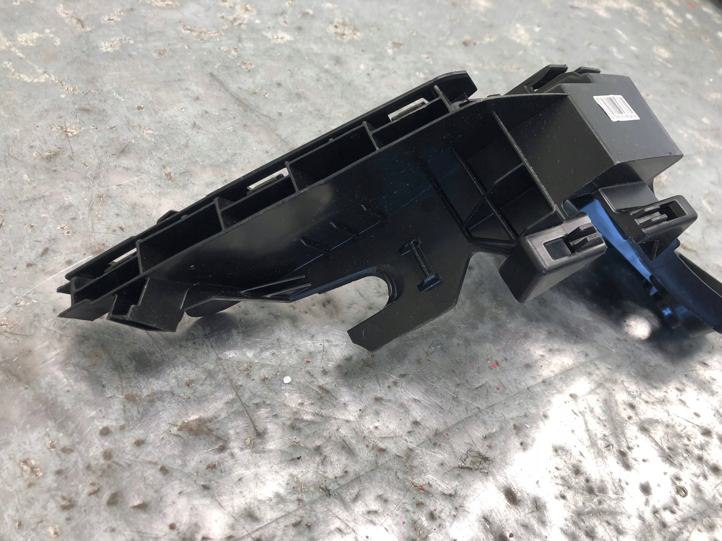 bumper bracket left rear part VW GOLF VIII HB 5H6807393F
