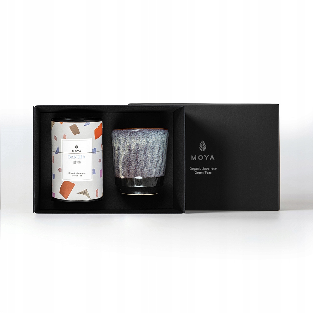 Levně Dárková sada – organický zelený čaj Moya Bancha a hrnek Murasaki