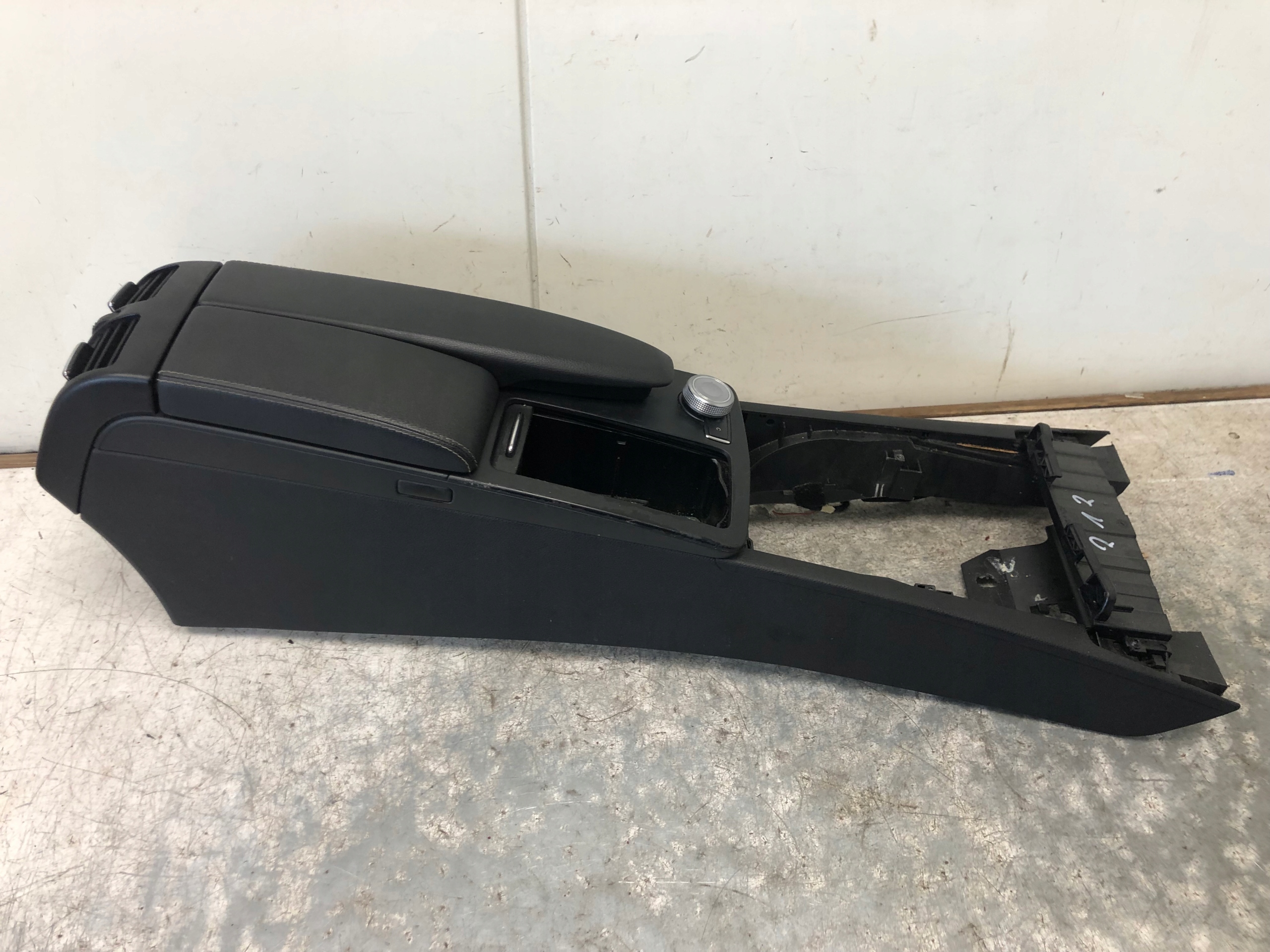 TUNEL mitte MERCEDES W204 A2046800150 EUROPA