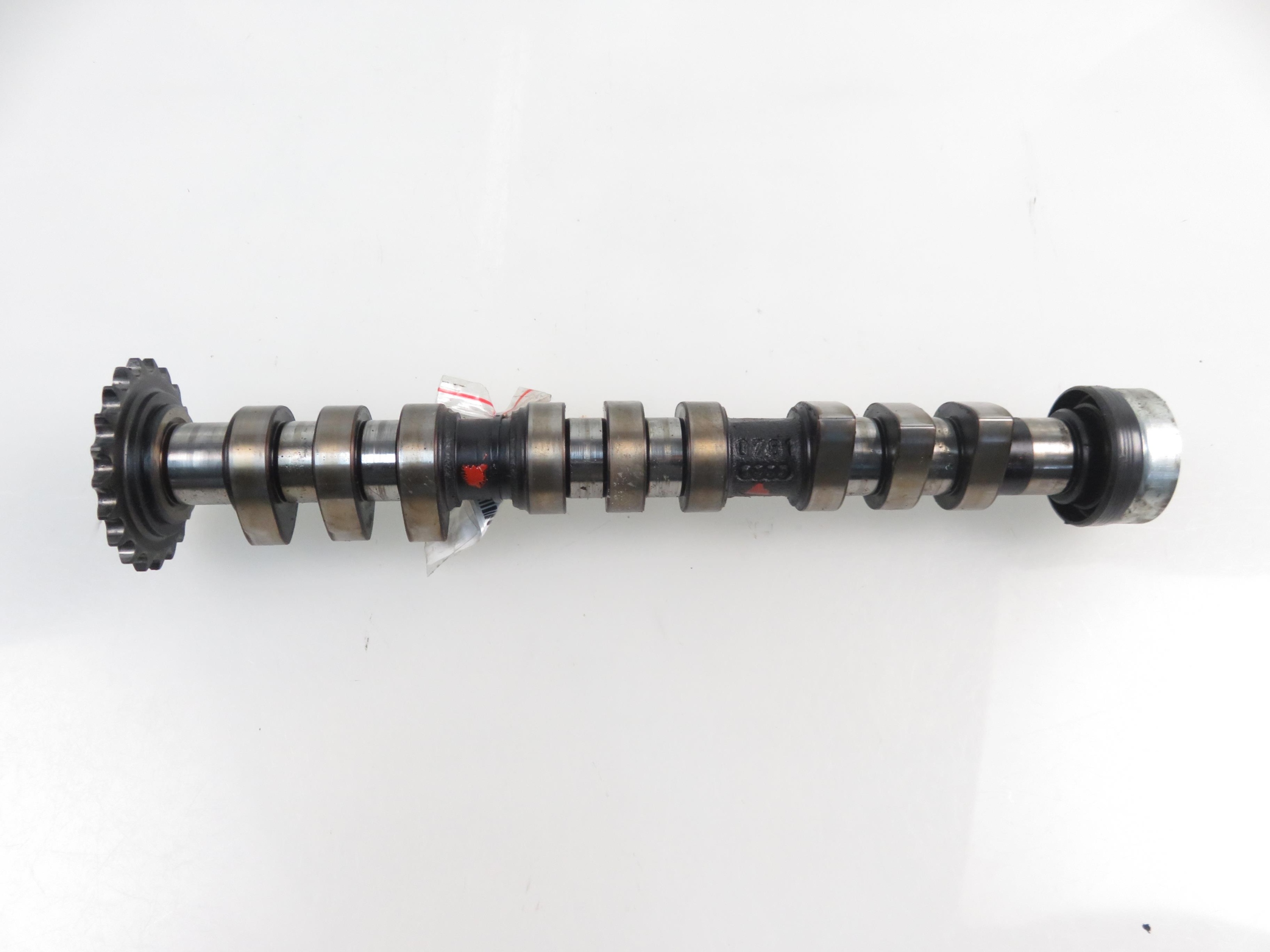 Распредвал AUDI A4 B5 2.4 ARJ