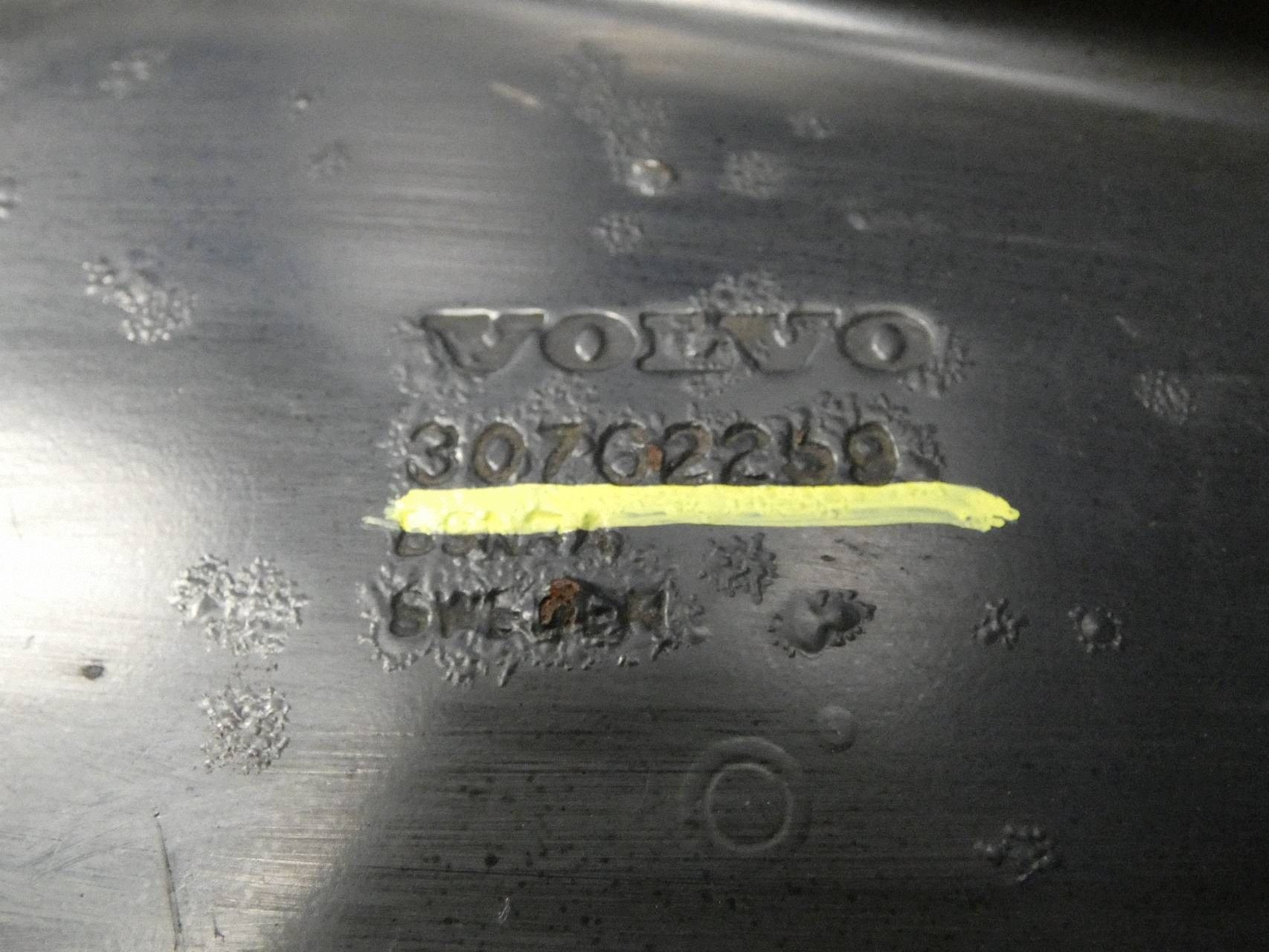 VOLVO XC60 and support panel for radiators pillar iron sider front