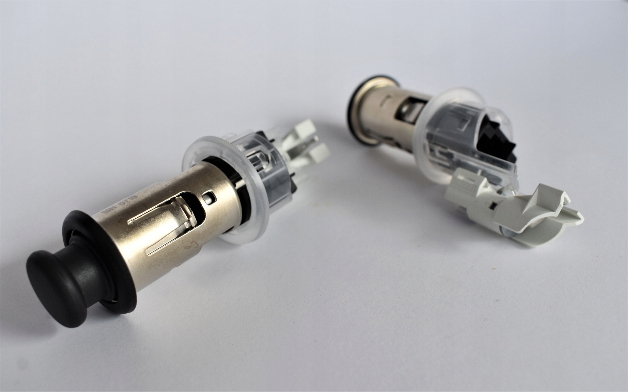 ZAPALNICZKA SAMOCHODOWA VALEO 12V / 24V VW AUDI