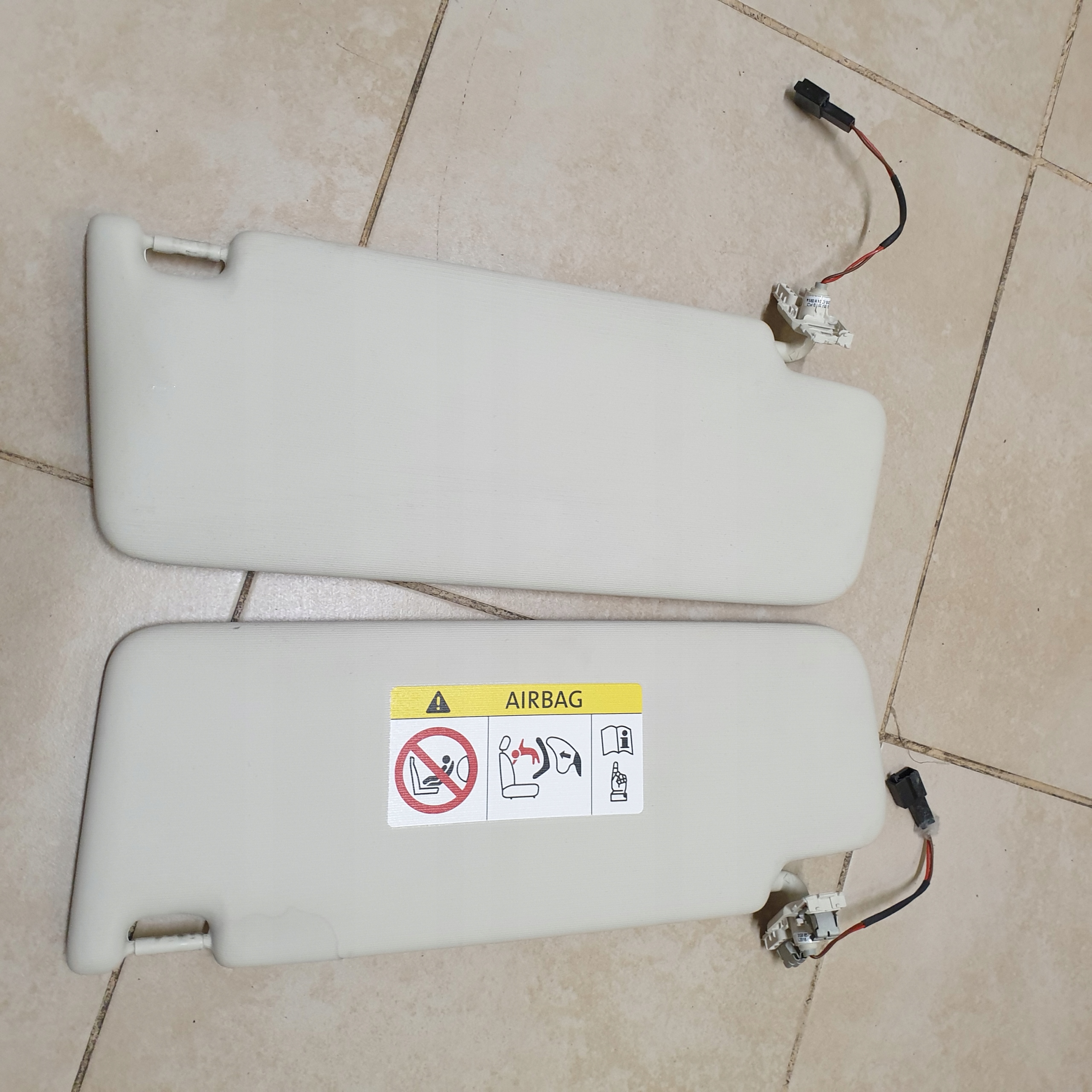 3G0857552M PC3 - Солнцезащитный козырек R / L VW PASSAT B8 3G OE EU