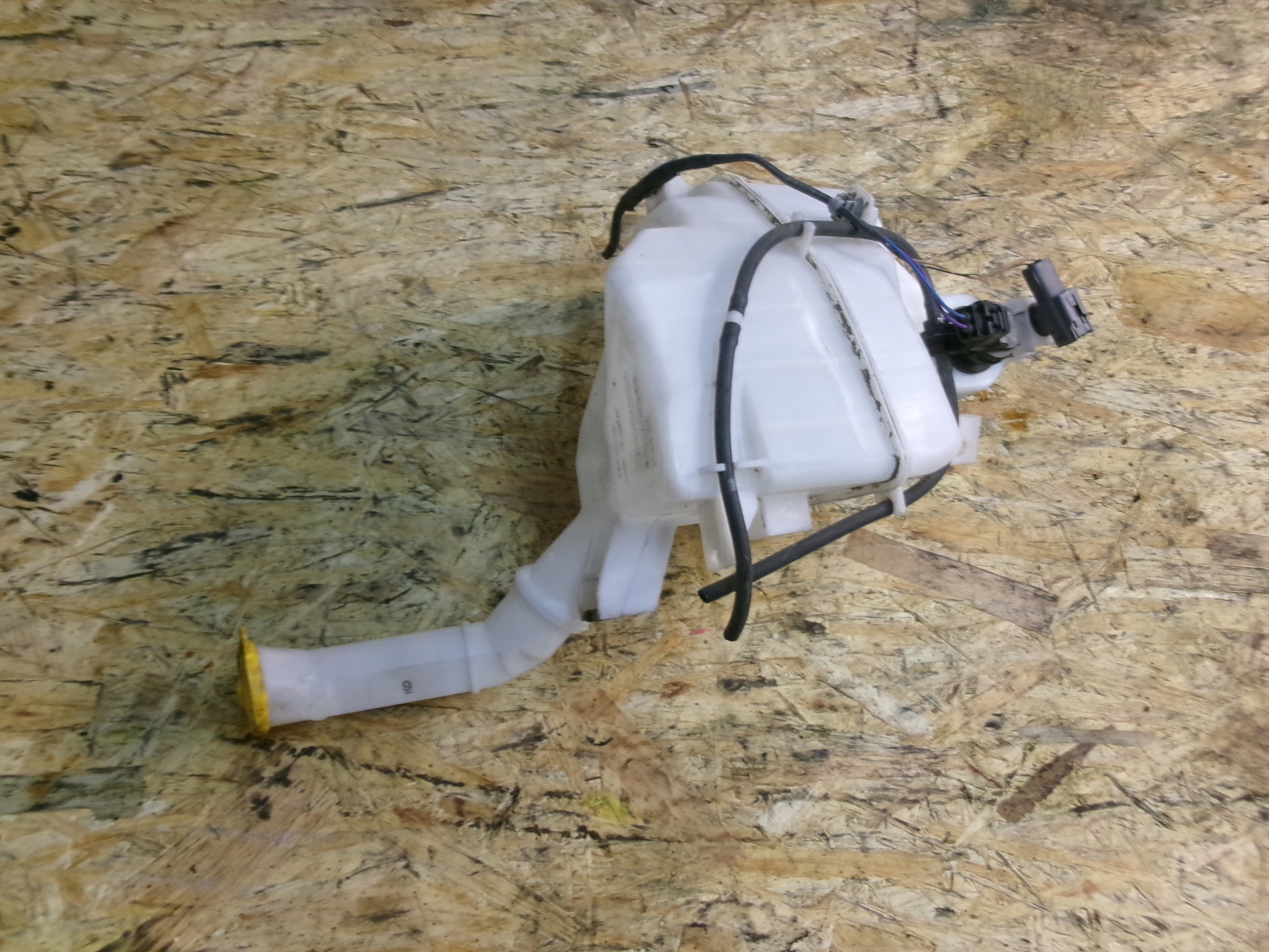 mazda 5 II CW 10-15 бачок омывателя насос