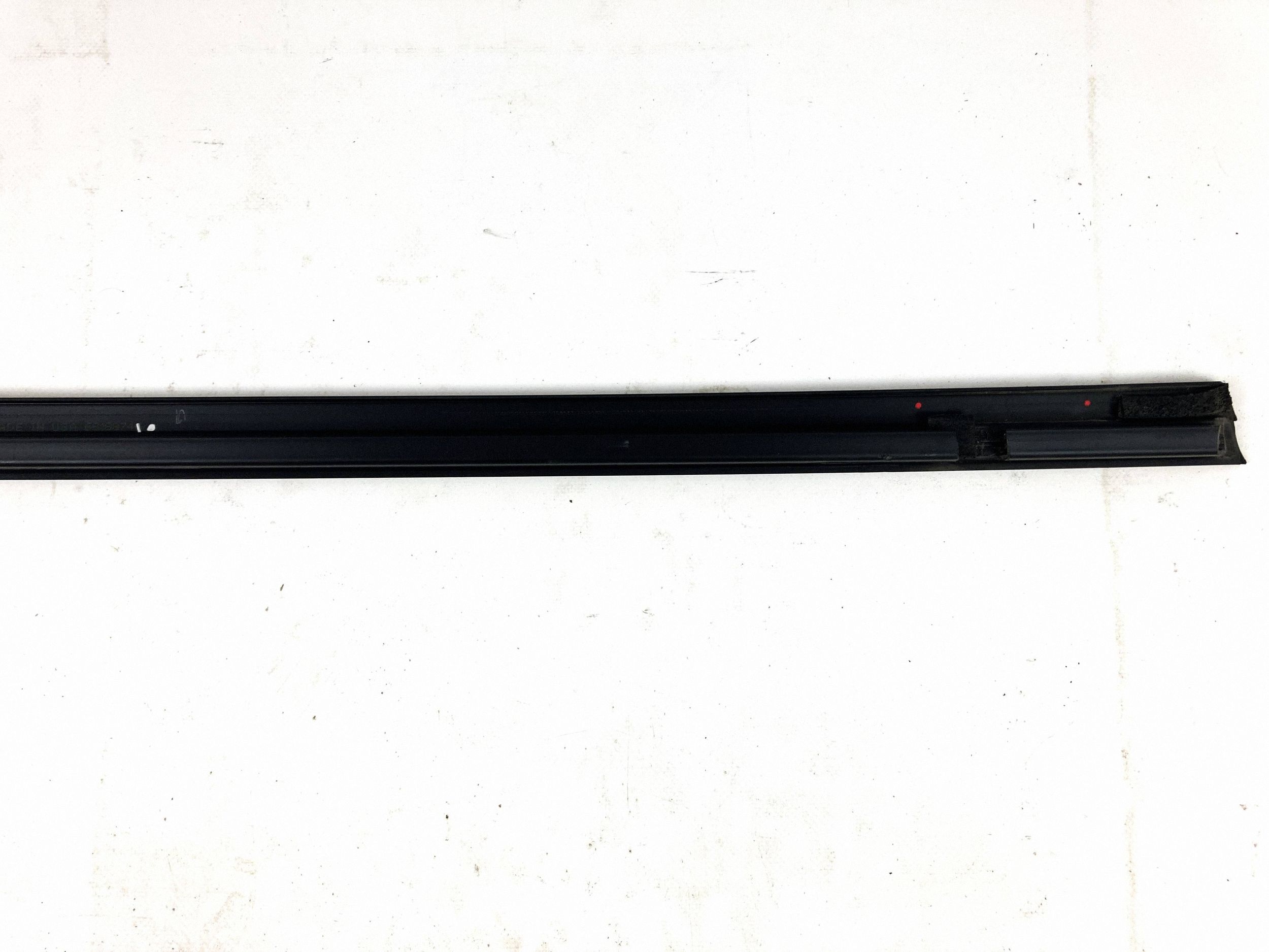 Chrysler Pacifica 2017-20 gasket windows left rear part door sliding