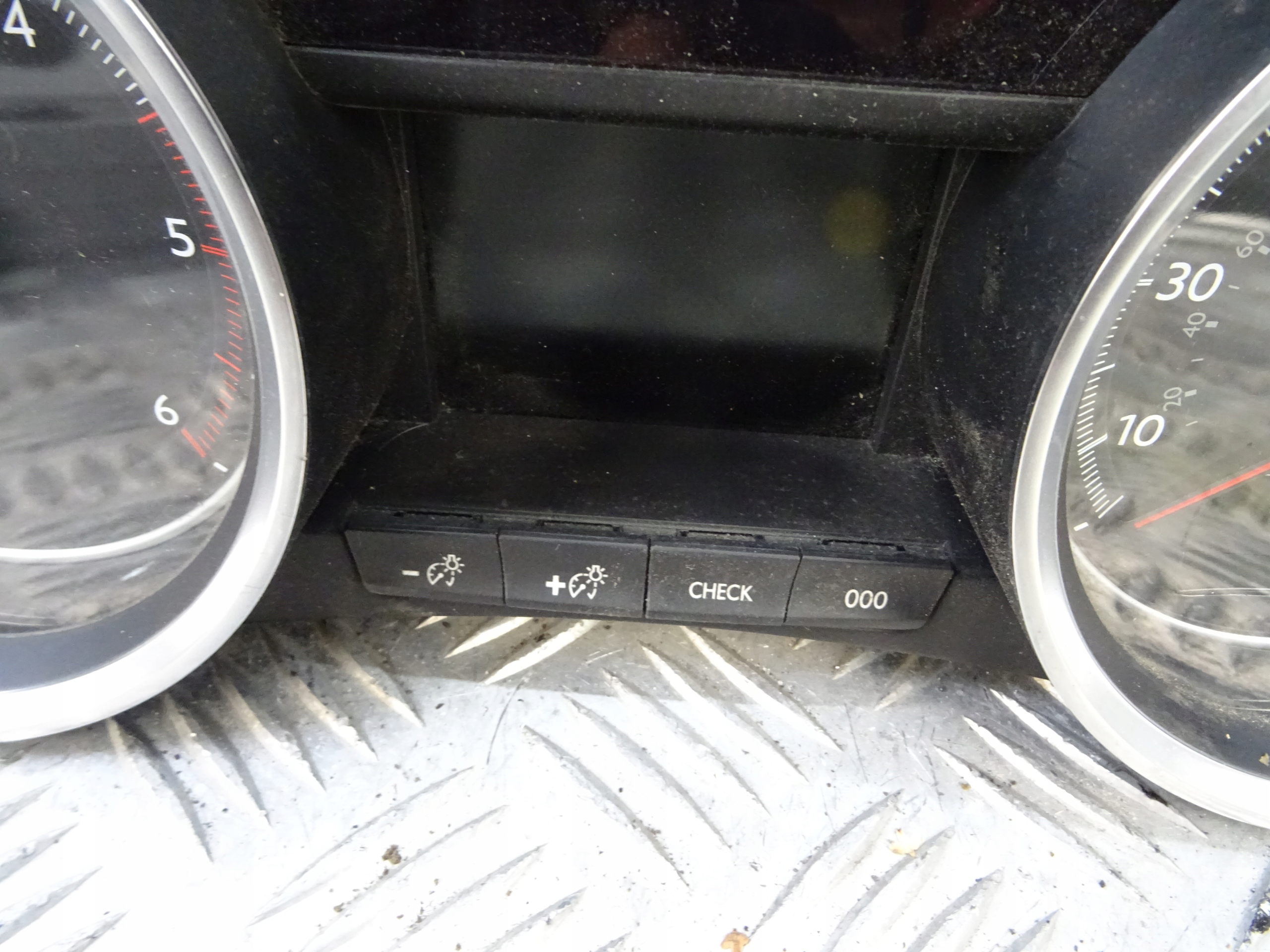 PEUGEOT 508 dials clock 9675324680 UK