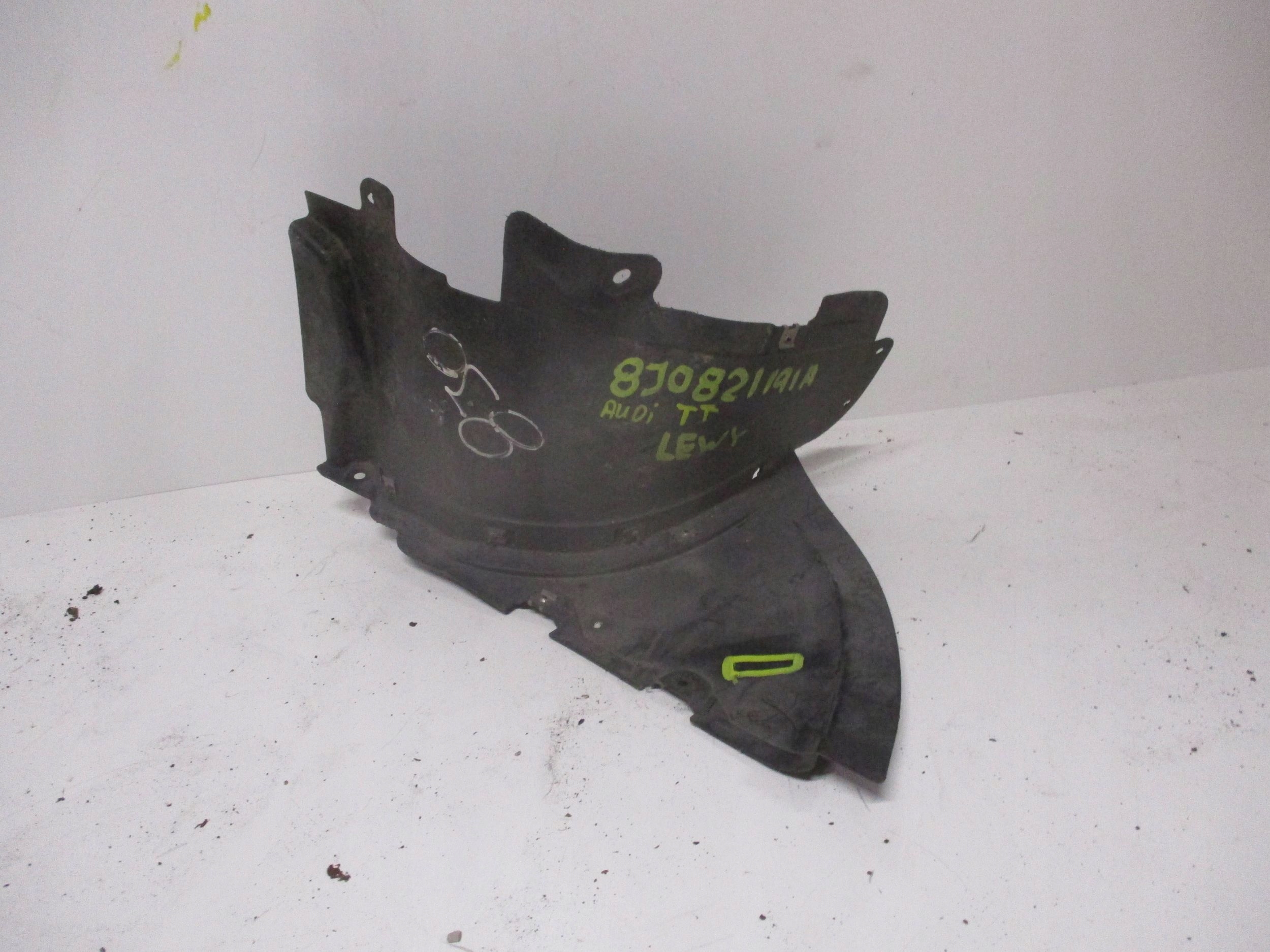 mudguard front left AUDI TT TTS MK2 8J0821191A