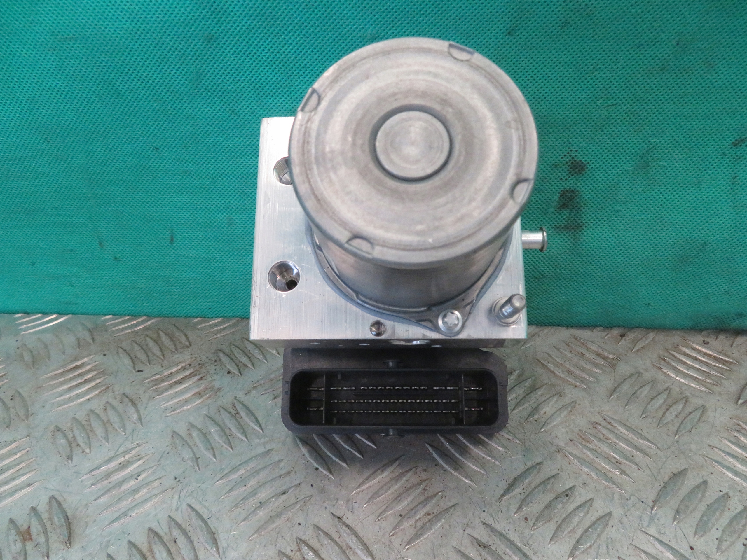 pump control unit ABS MERCEDES W177 2.0 19R