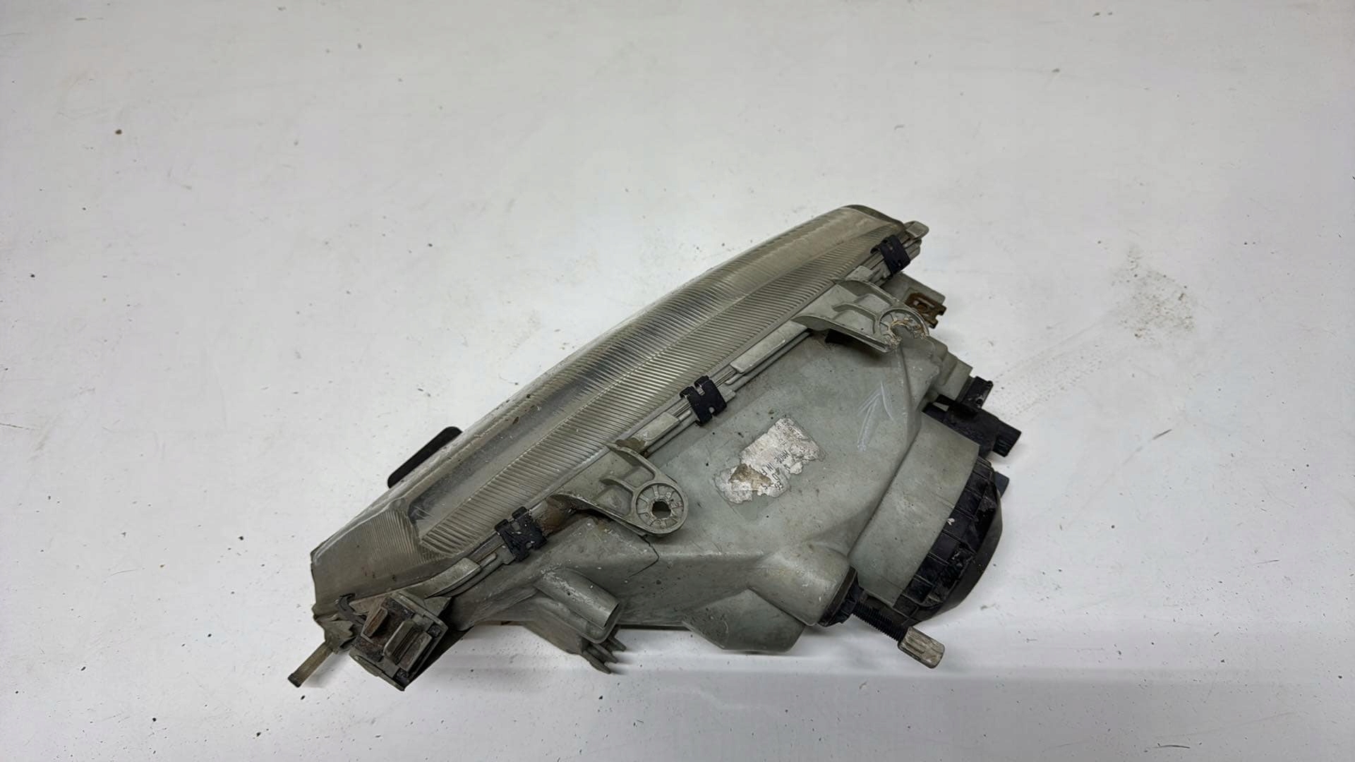 REFLEKTOR right SAAB 9-5 and 97-01 light right front front EUROPA