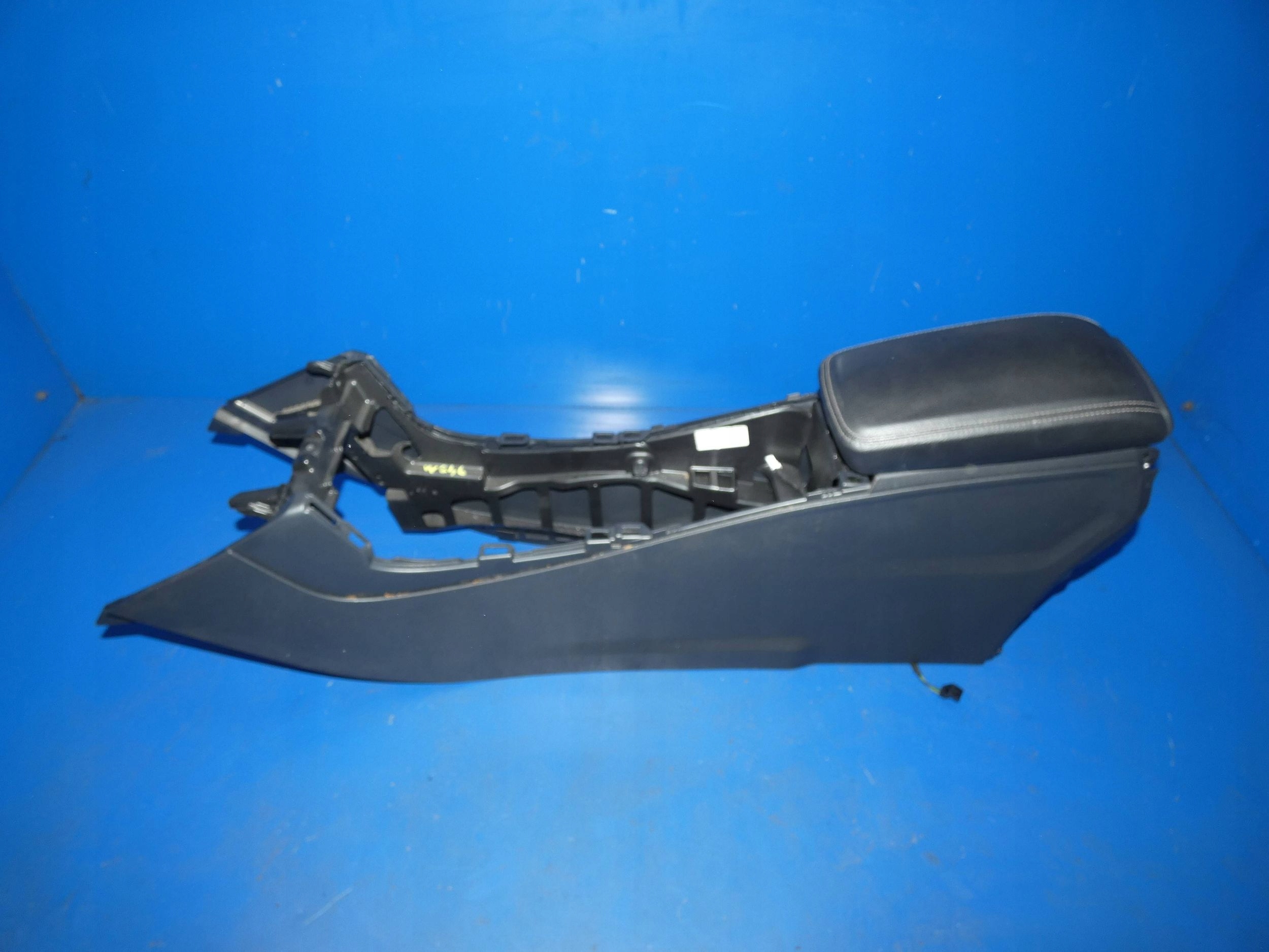 MERCEDES B KLASA W246 A W176 CLA W117 TUNEL central armrest