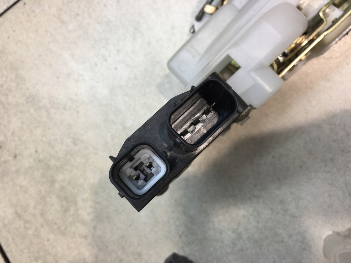 lock door right front HONDA HR-V and 5 PIN
