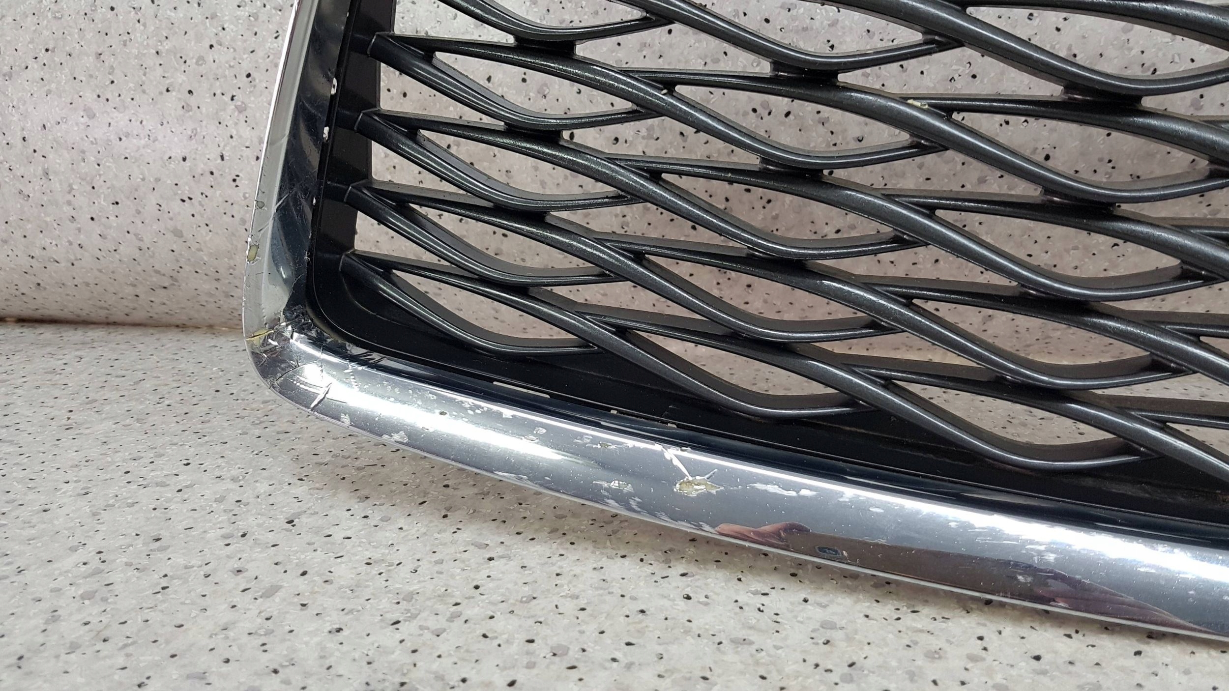 INFINITI Q30 Q 30 2015 - Grille 623105-DA0A
