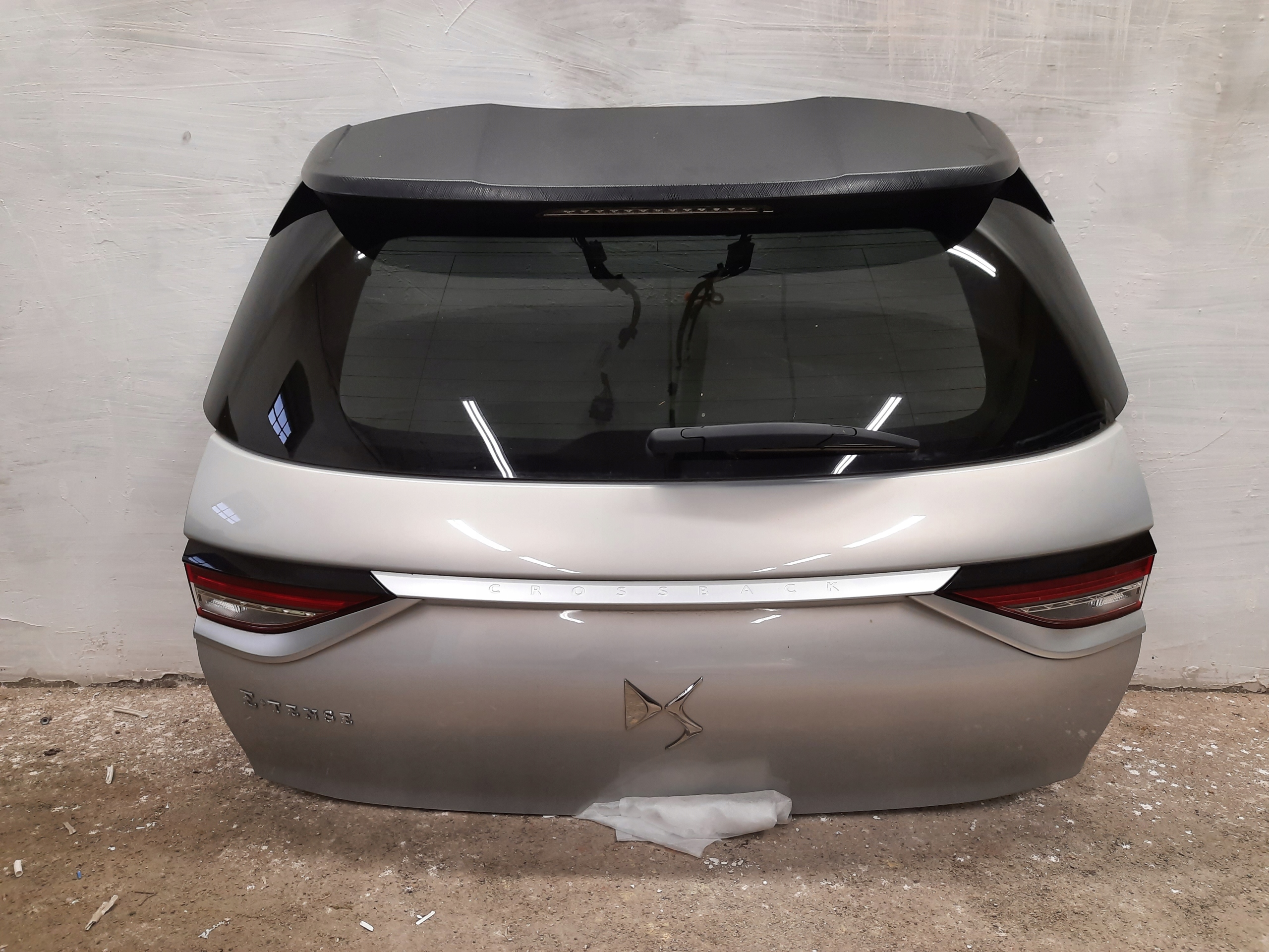 DS3 CROSSBACK KLAPA TYŁ TYLNA KOMPLETNA