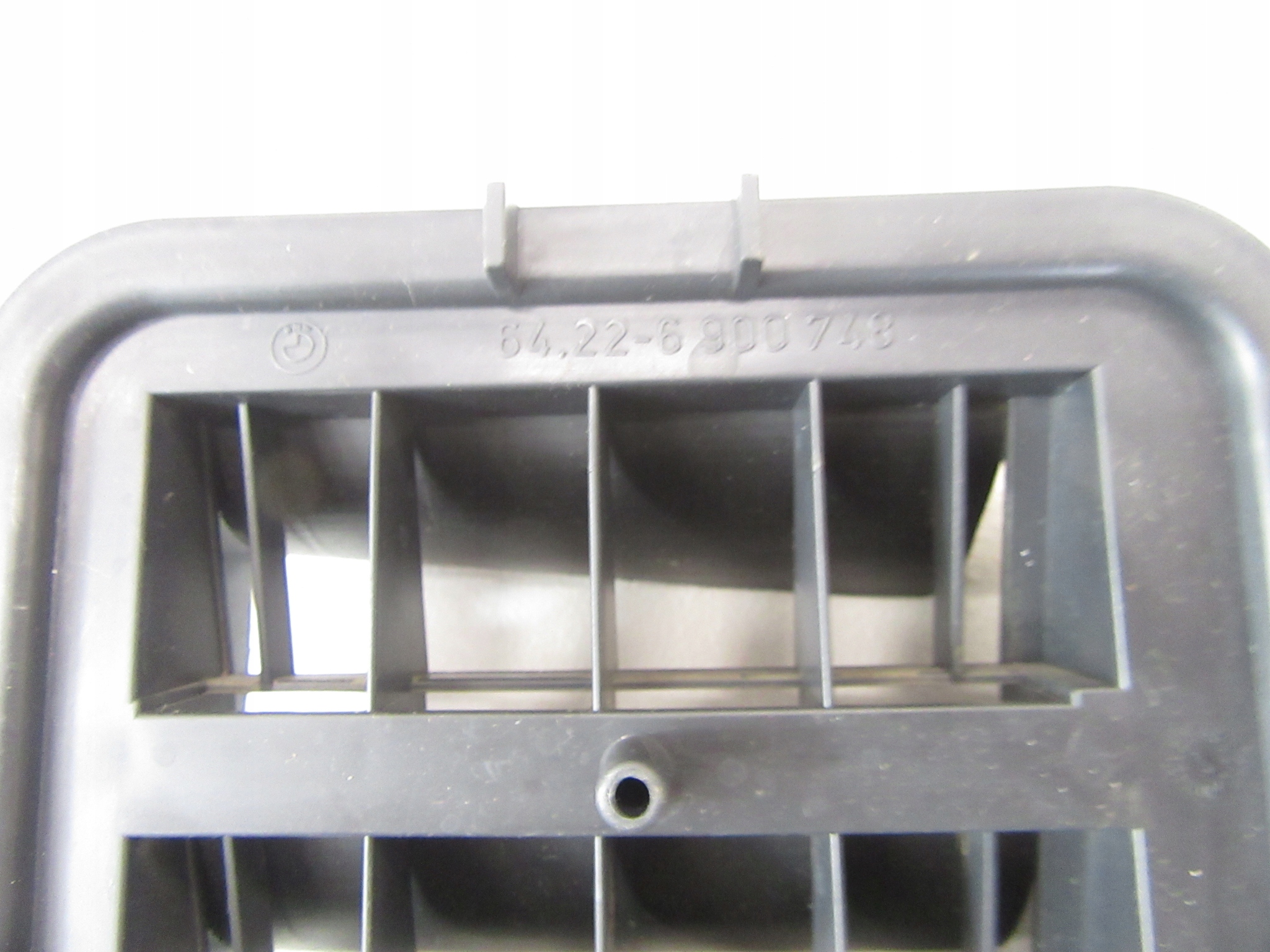 Odpowietrznik Kofferraum BMW e46 e81 e82 e84 e87 e88