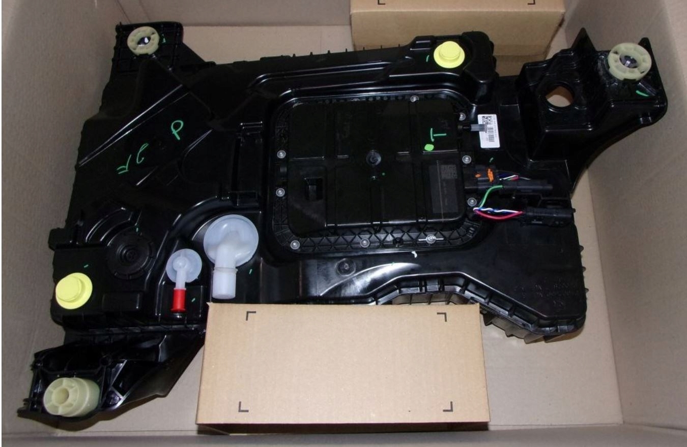 NOWY OE ZBIORNIK ADBLUE PEUGEOT 308 II 9815111480