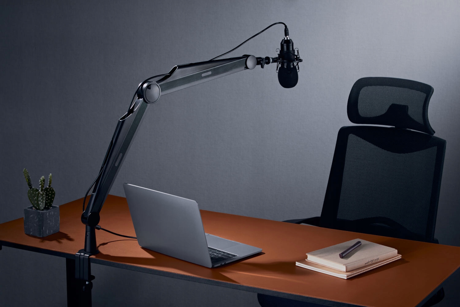 STATYW DO MIKROFONU RAMIE BIURKOWE WYSIĘGNIK SB41 Wysokość maksymalna 85 cm