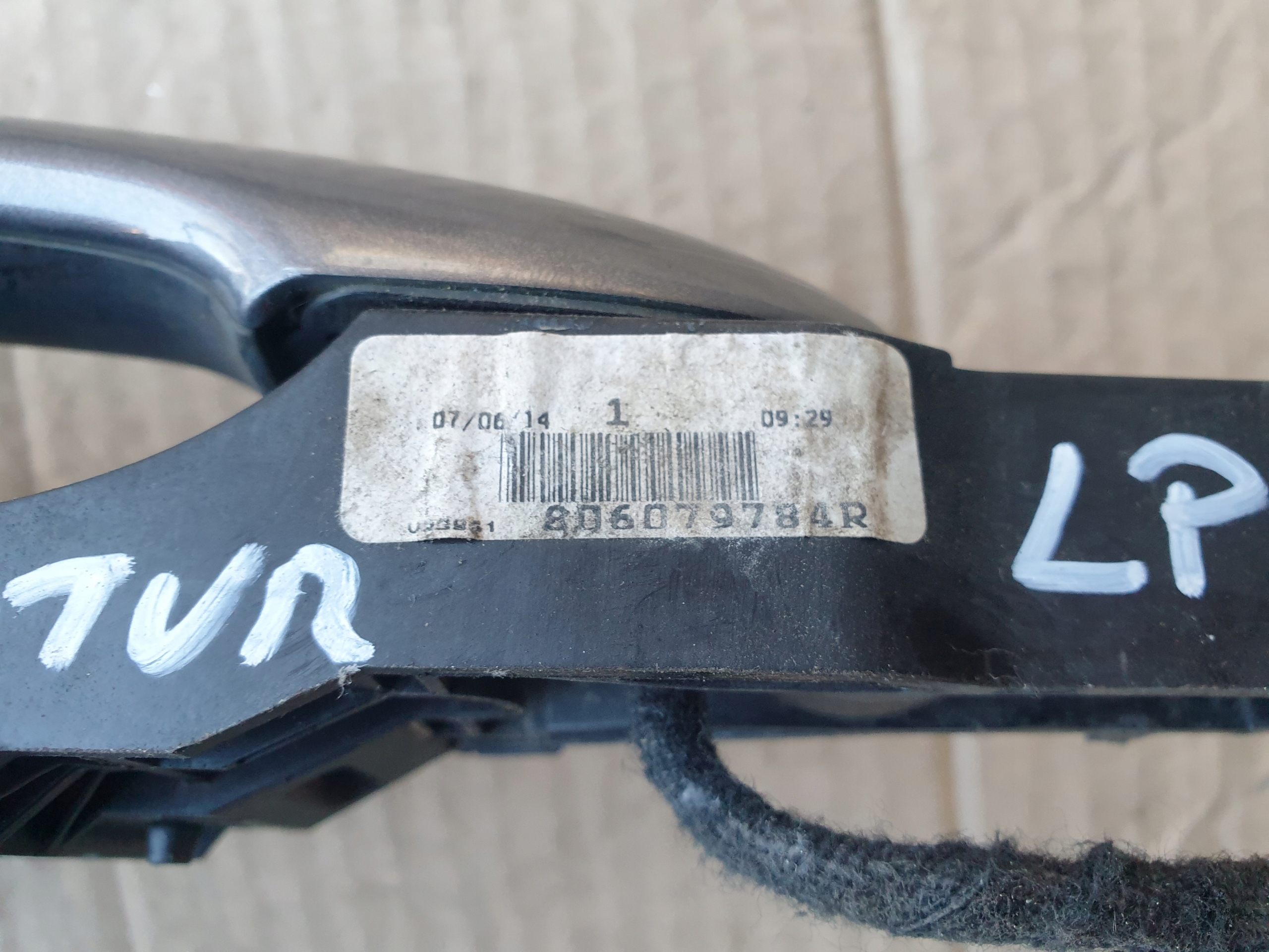 handle door left front RENAULT CAPTUR and 806079784R 2013- KEYLESS