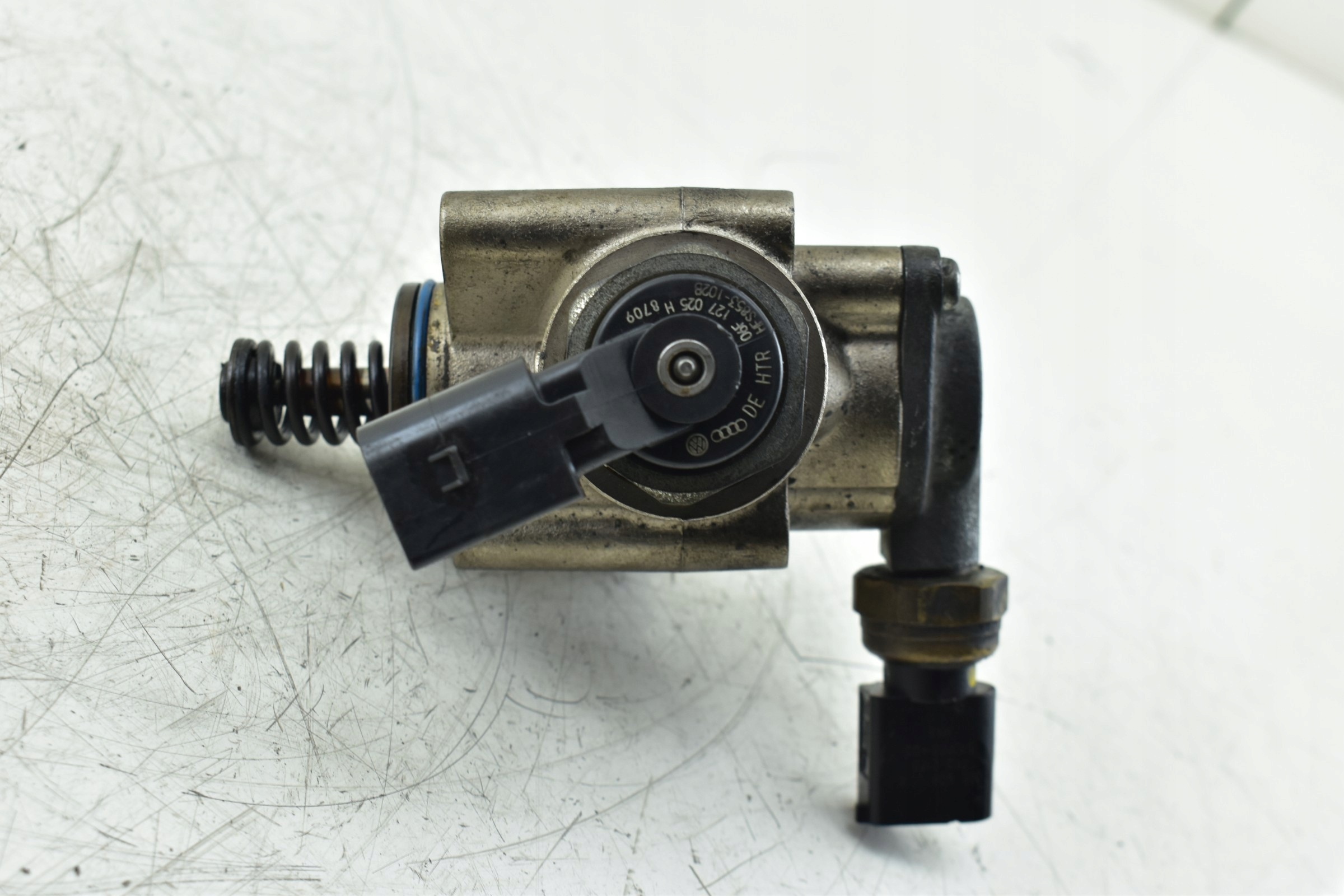 feed pump AUDI A3 8P A4 B7 A6 C6 TT 8J 2.0 TFSI 06F127025H