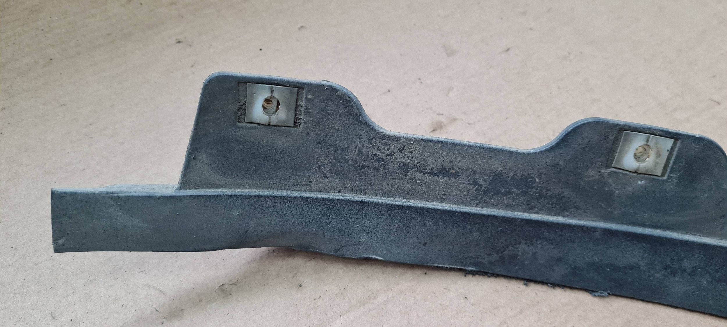 A4 B8 S4 LIFT SPOILER mudguard flap NADKOLA right front 8K0853888A