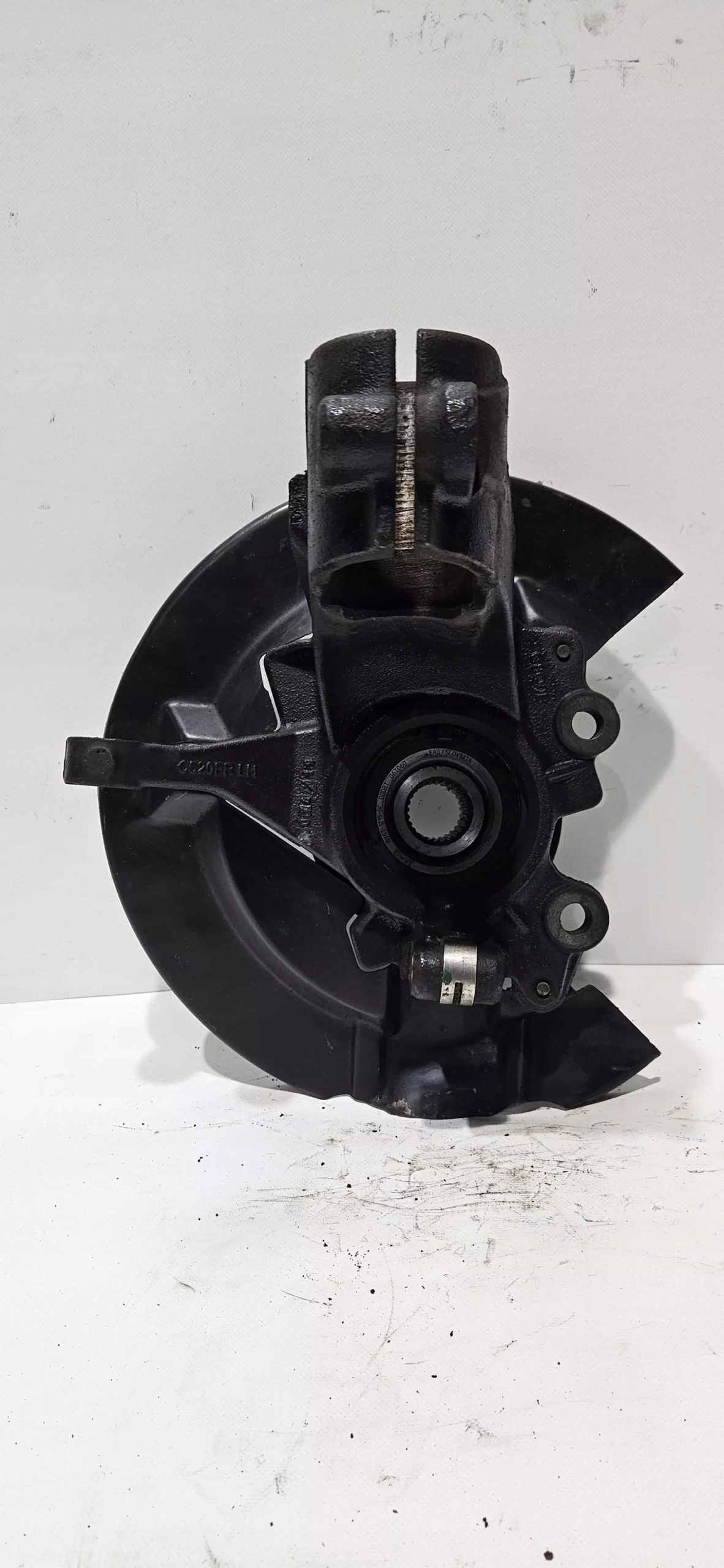 otoč čepu levý předek KUGA MK2 13-19 2.0TDCI