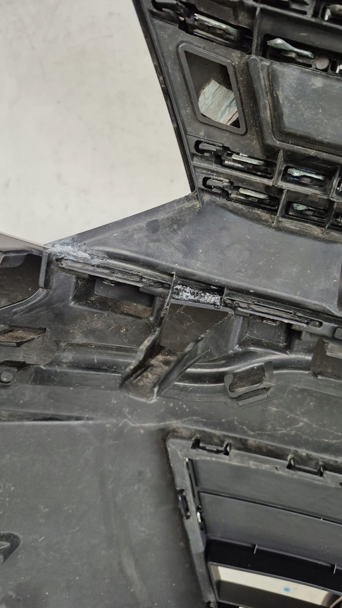 VW TIGUAN and 1 LIFT 11-16 bumper front front washer PDC