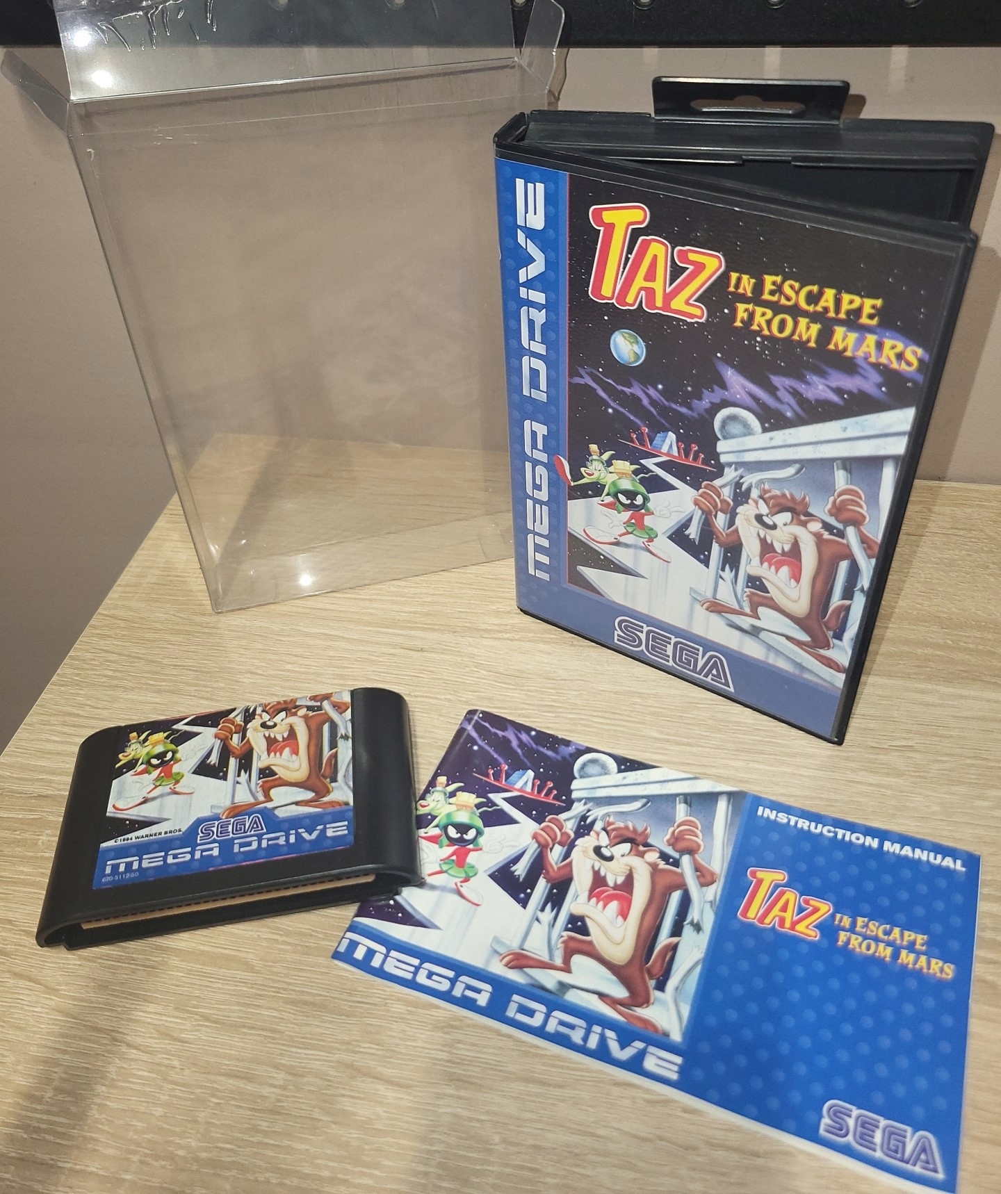 TAZ IN ESCAPE FROM MARS - SEGA MEGA DRIVE SMD KOMPLET +PROTEKTOR IGŁA!