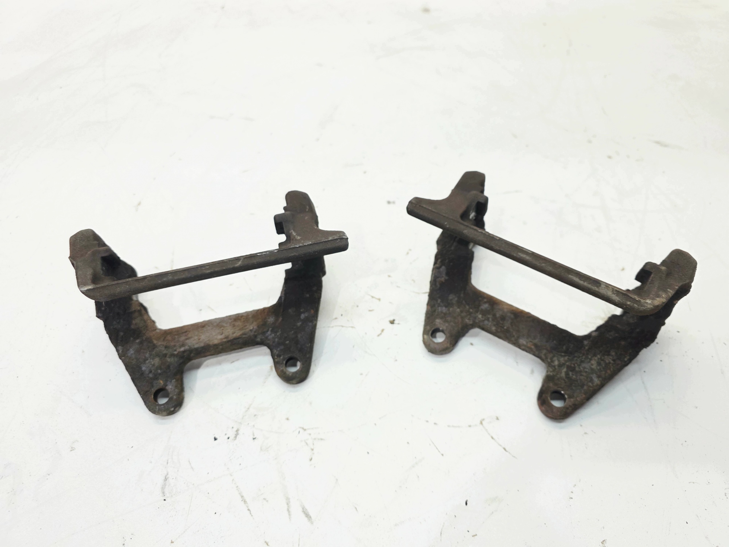 JARZMO JARZMA left and right rear part AUDI A6 C6 below discs 330 MM
