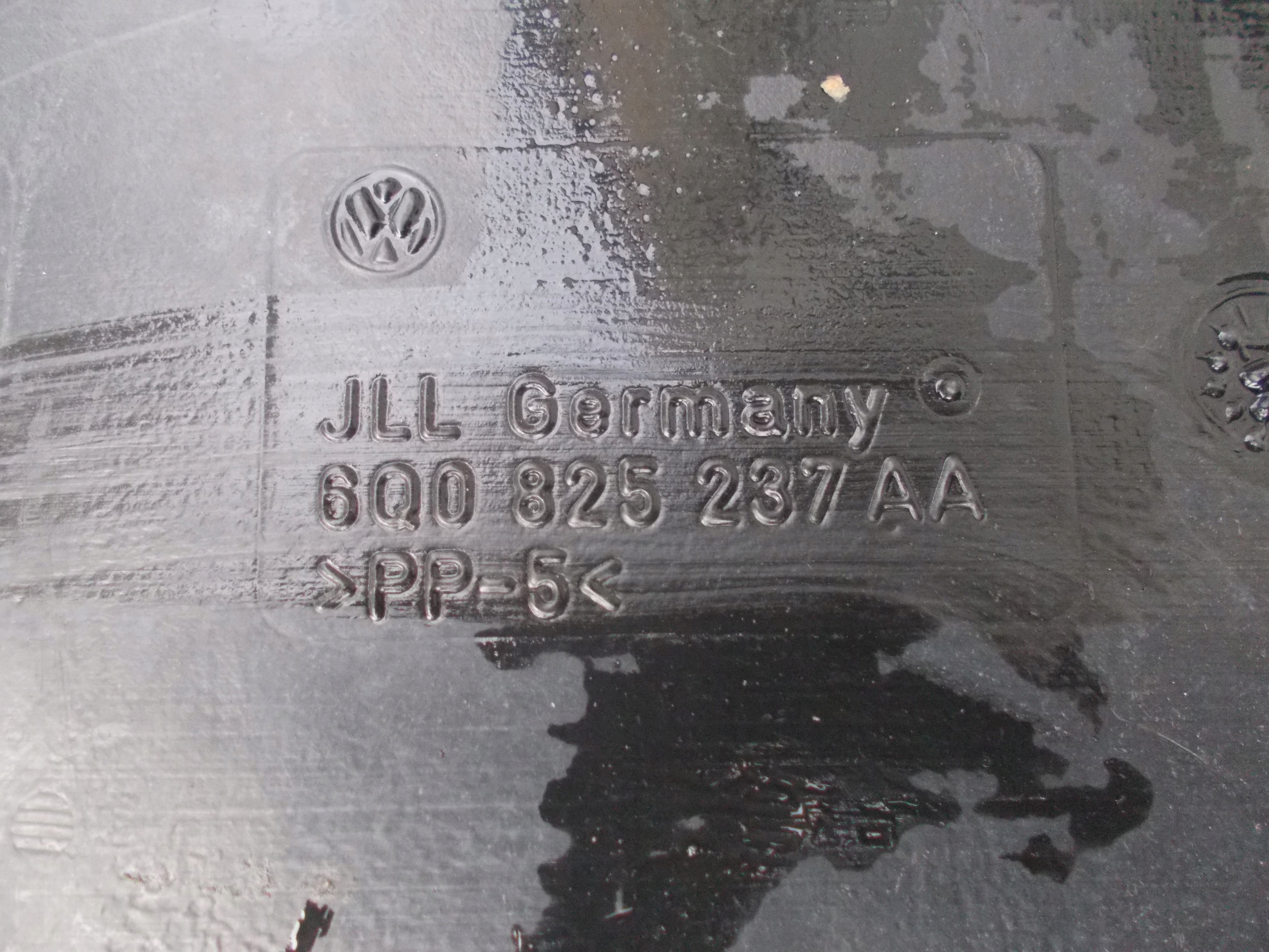 VW POLO 6R 14R cover cover below engine 6Q0825237AA