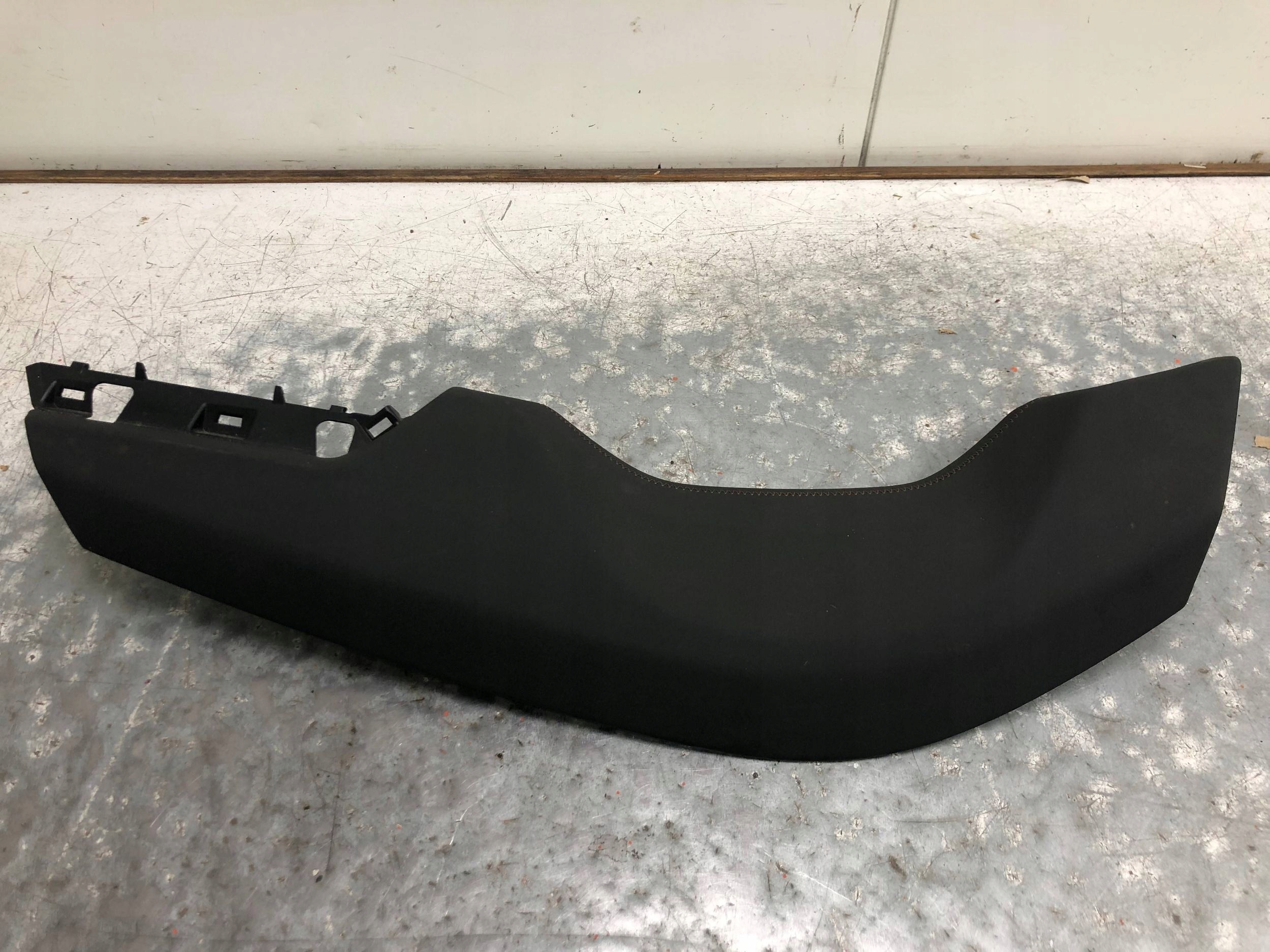 Blende Abdeckung DEKOR konsole CUPRA BORN 10F858061C