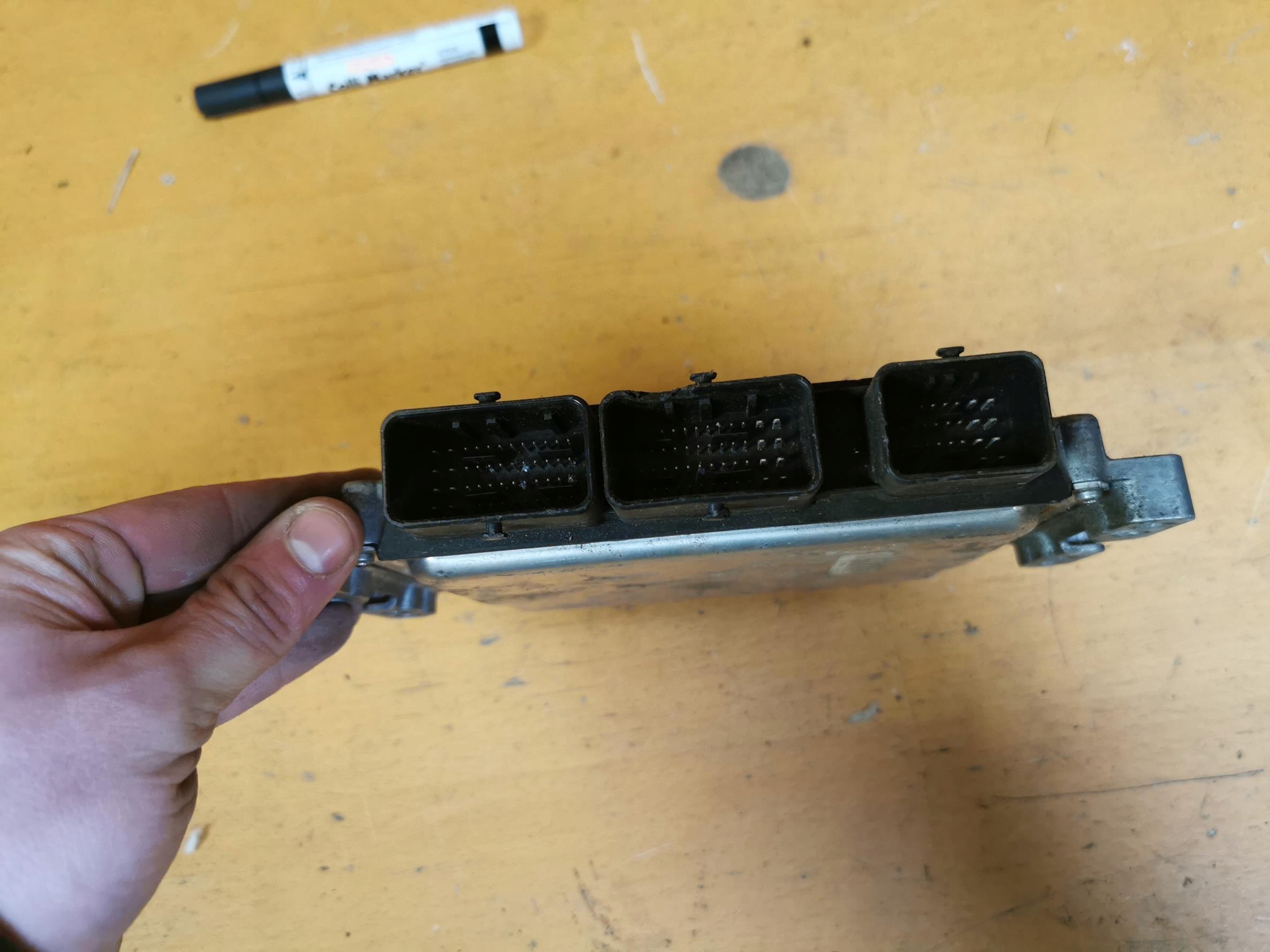 control unit computer of the engine RENAULT TWINGO II 1.5 DCI 75KM 237101312R