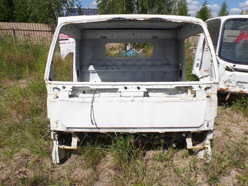 MITSUBISHI CANTER FUSO 7C18 КАБИНА БОЛЬШАЯ ЧЕТВЕРТЬ
