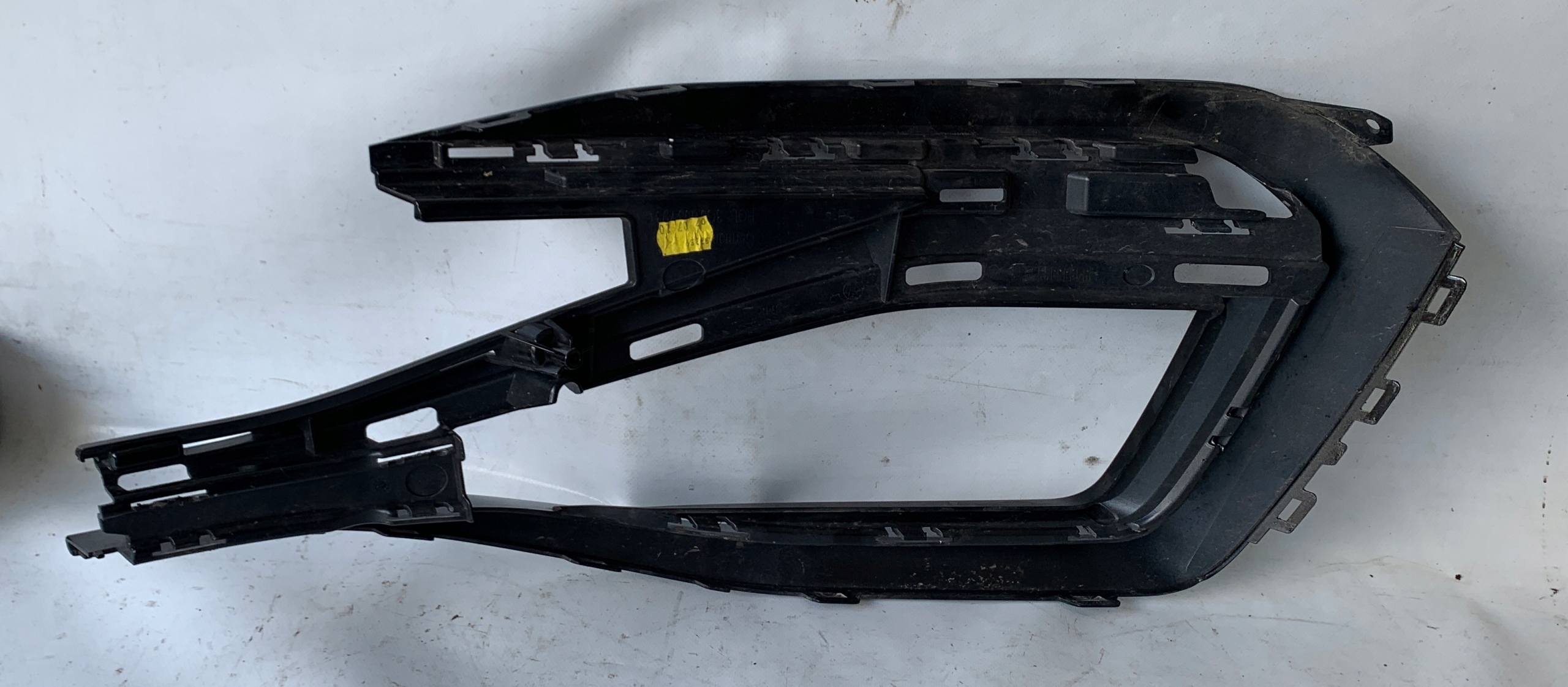 grid left of a bumper front PASSAT B8 LIFT R-LINE