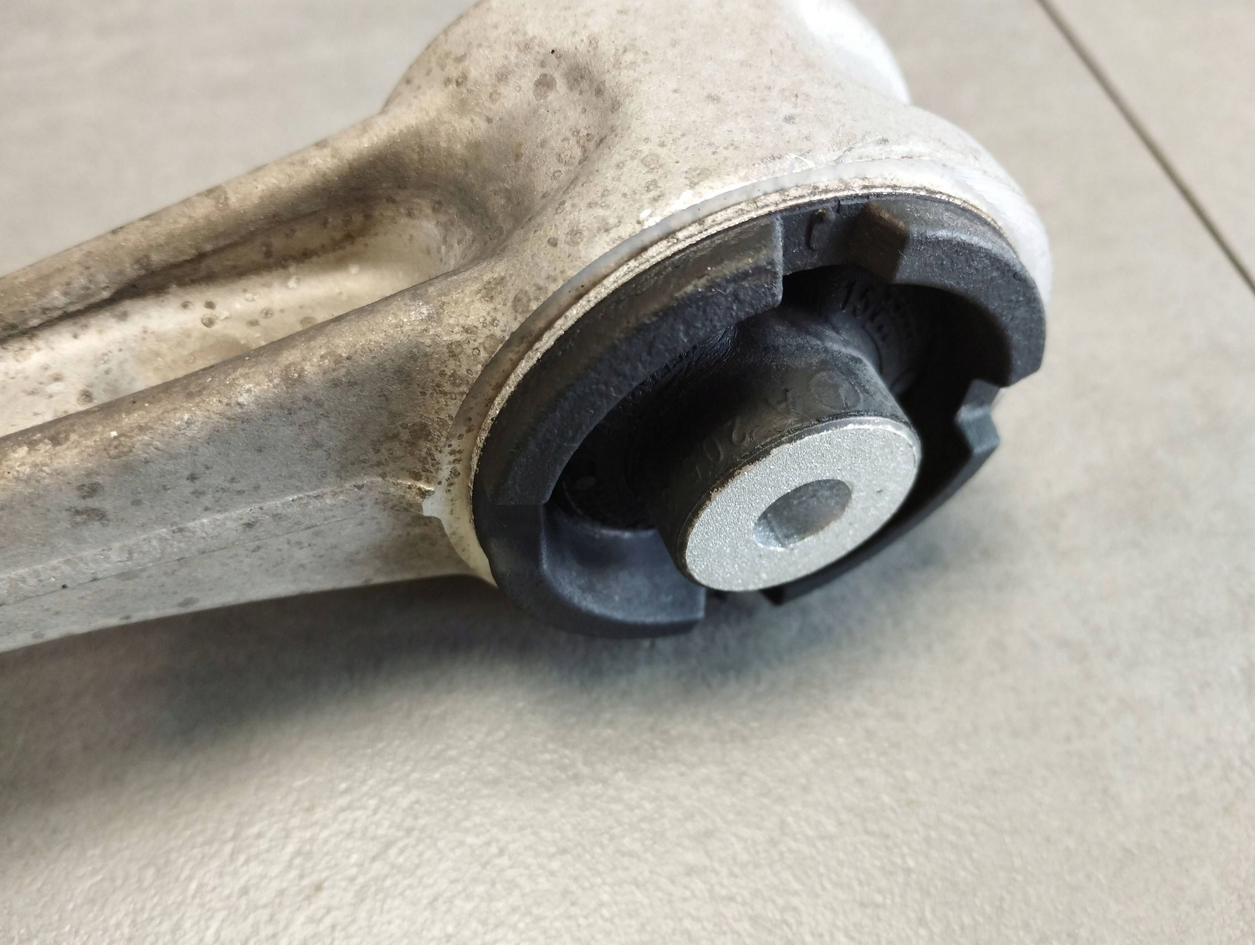 Mercedes-Benz GLC X253 arm left front