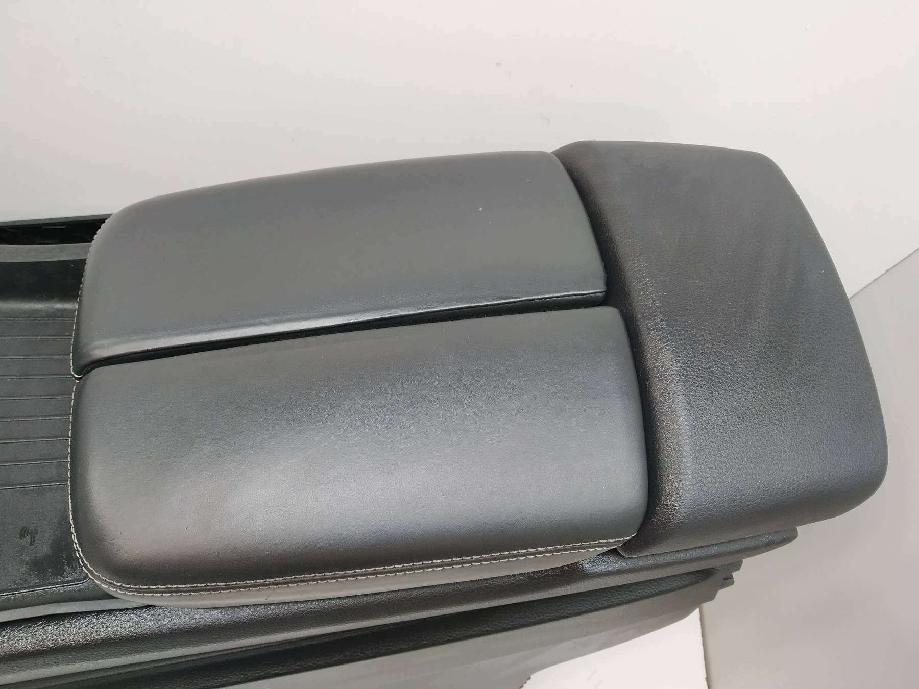 TUNEL central armrest 4M leather Audi Q7 II (2015-2026) SQ7