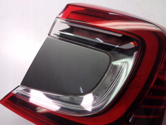 LAMPA PRAWY TYŁ RENAULT CAPTUR II 1.6 E-TECH 2023 ROK Typ samochodu Samochody osobowe