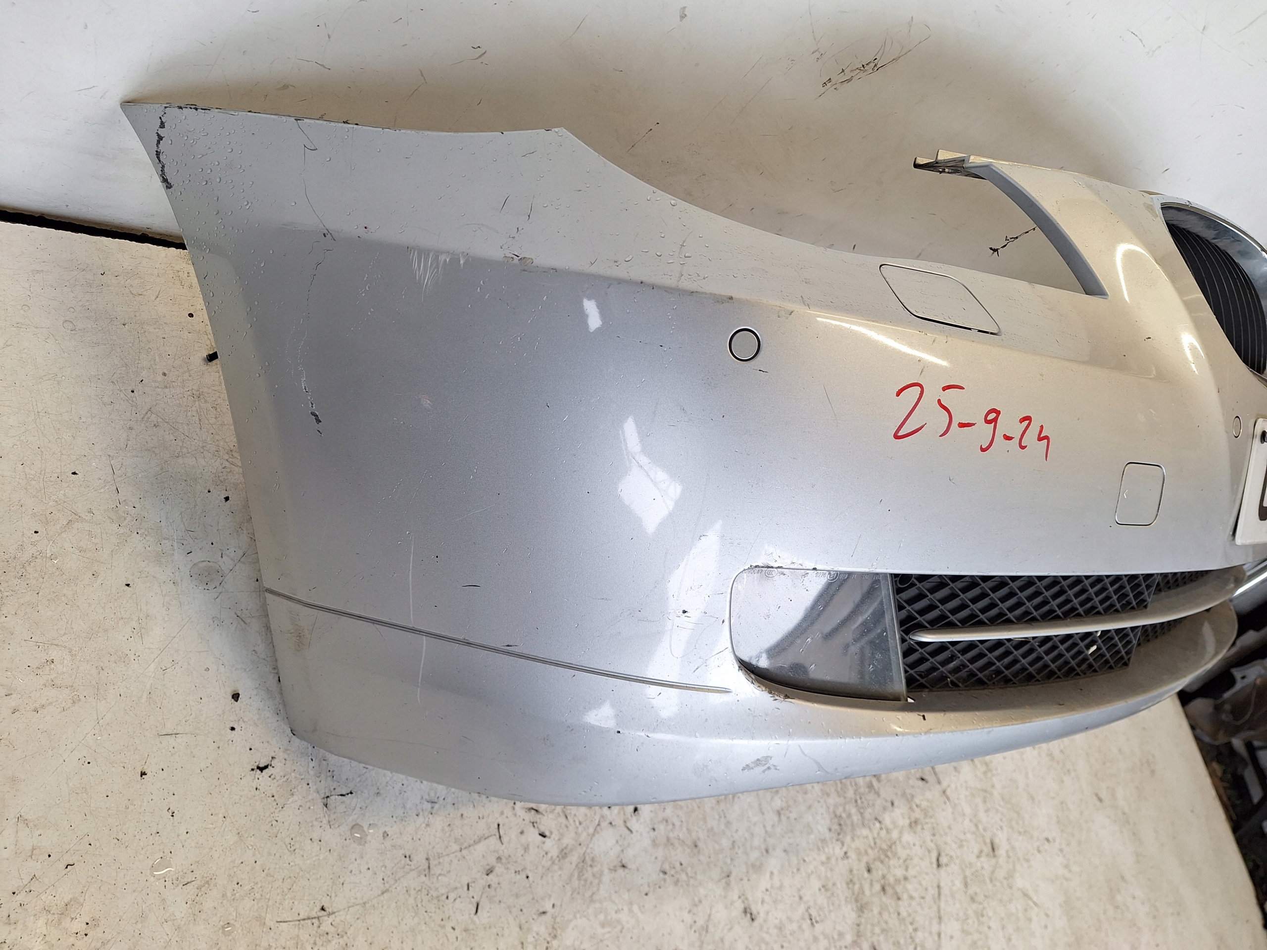 BMW 5 E60 E61 LCI 07-10 nárazník + PDC