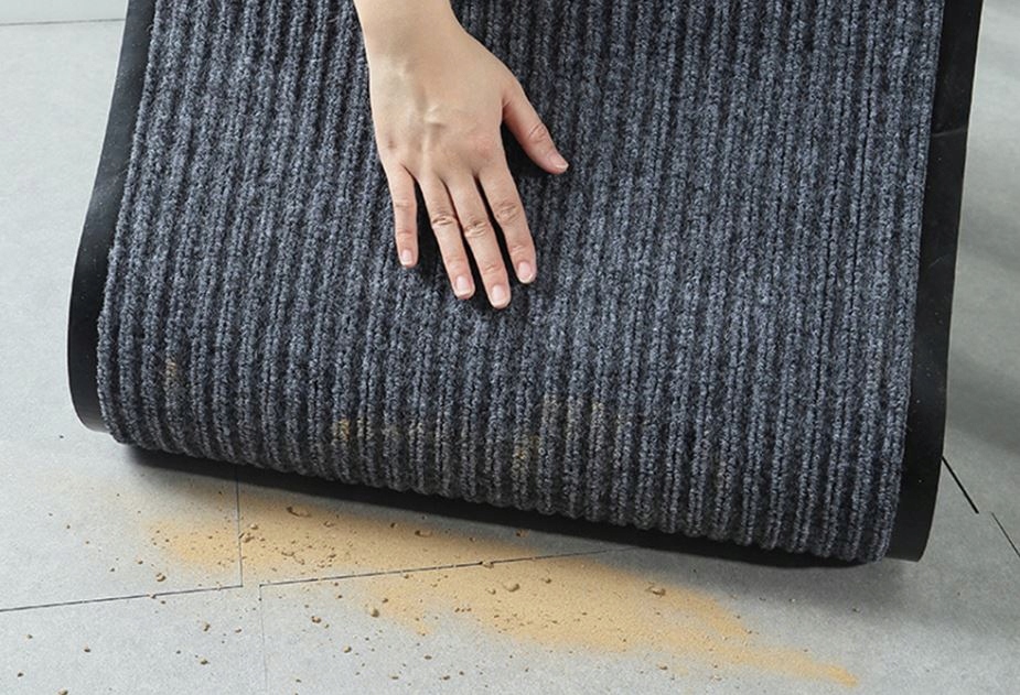 DUŻA WYCIERACZKA DO BUTÓW POD DRZWI MATA WEJŚCIOWA PRĄŻKI 80x120 WEWNĘTRZNA Informacje dodatkowe właściwości antypoślizgowe