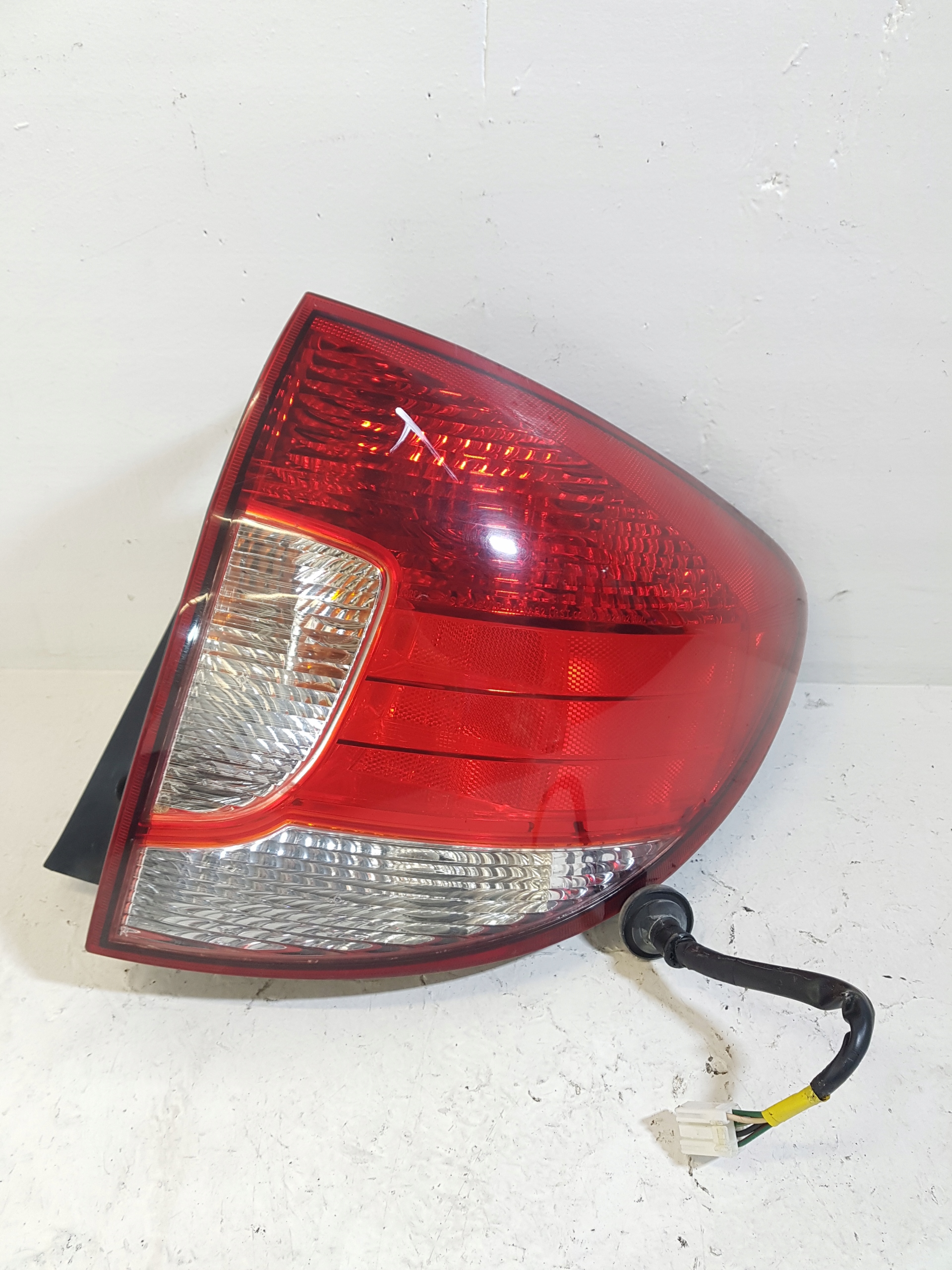 ФАРА ПРАВА ЗАДНЯ KIA RIO 2 II ЗАД. ПРАВИЙ