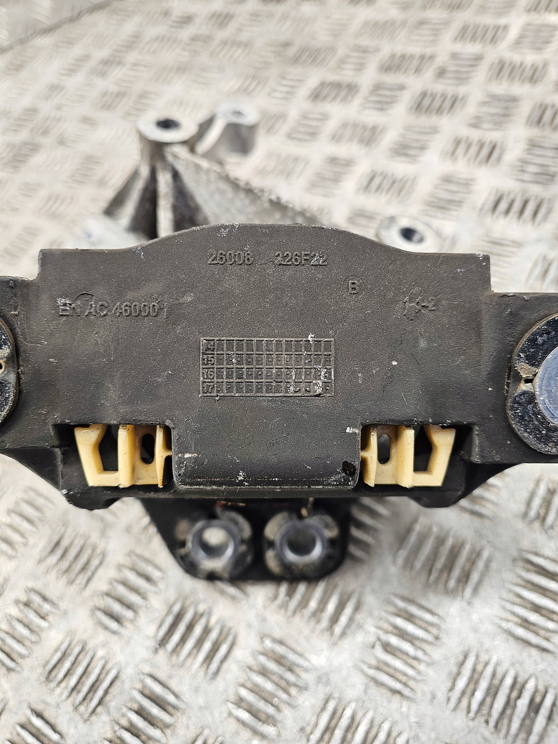 VOLVO V90 II holder engine mount 31430470